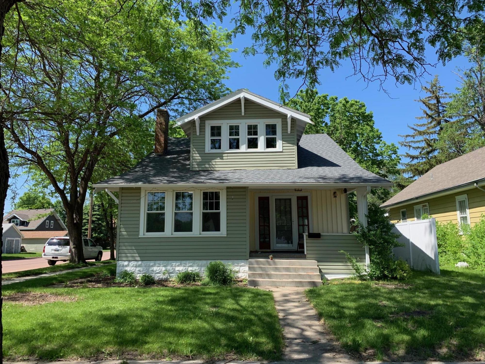 1000 E 2nd Ave