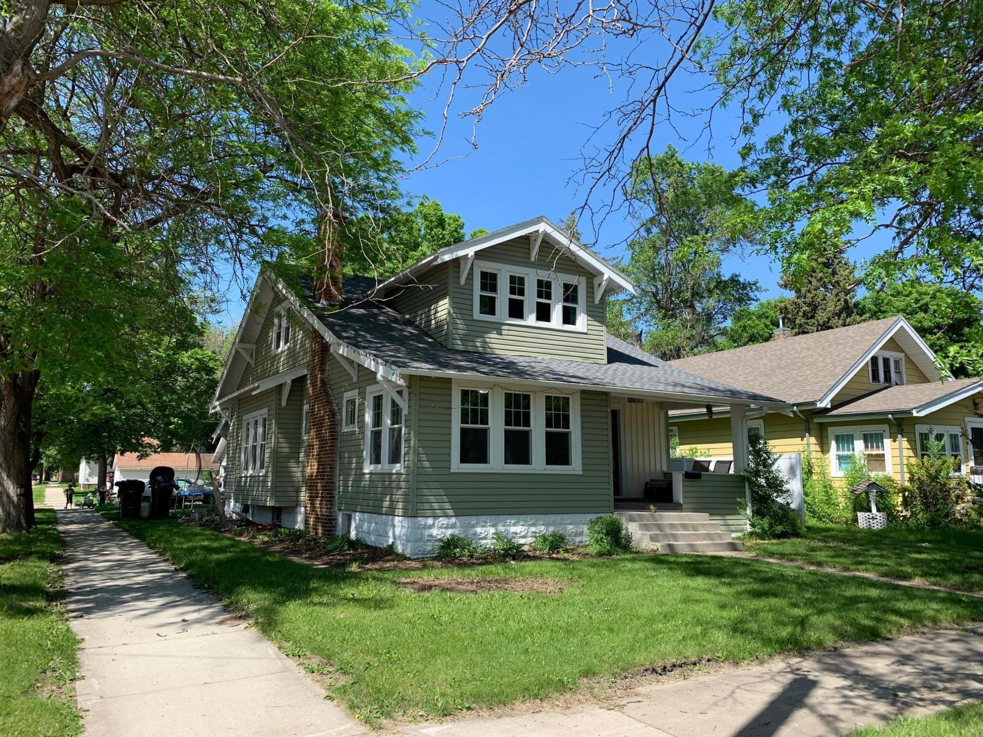 1000 E 2nd Ave