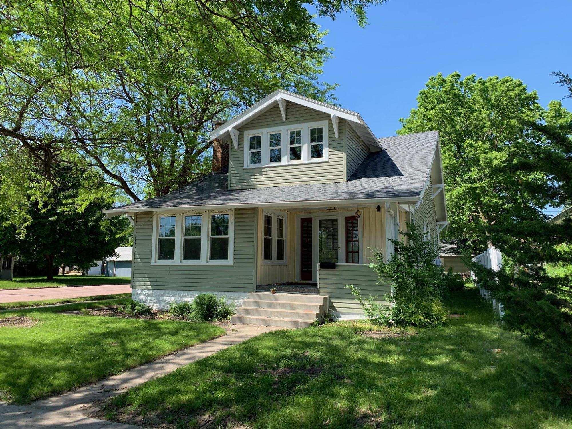 1000 E 2nd Ave
