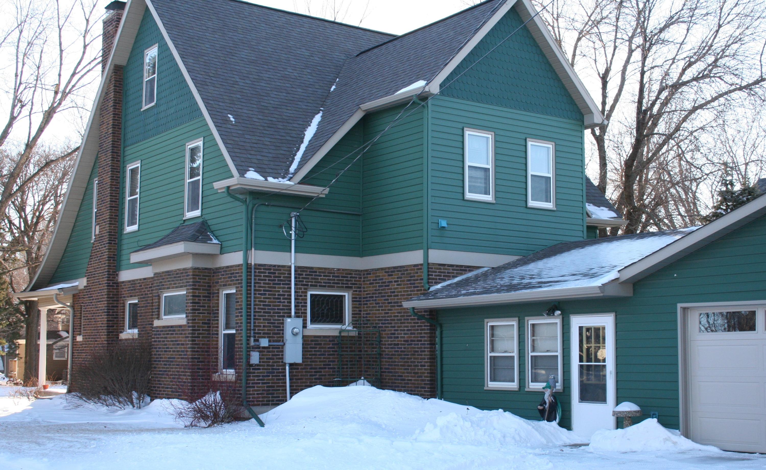 600 W 10th Ave