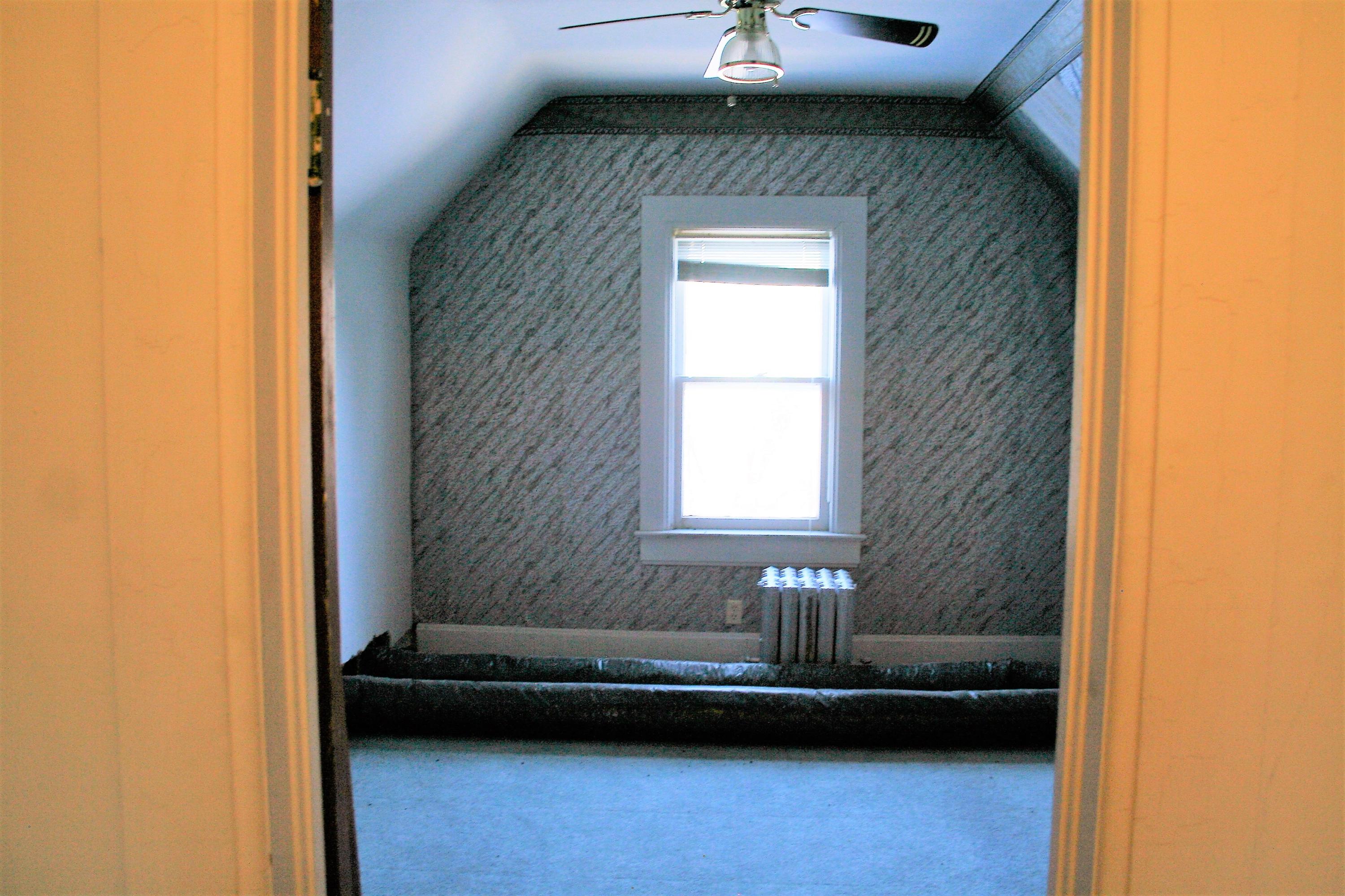 600 W 10th Ave