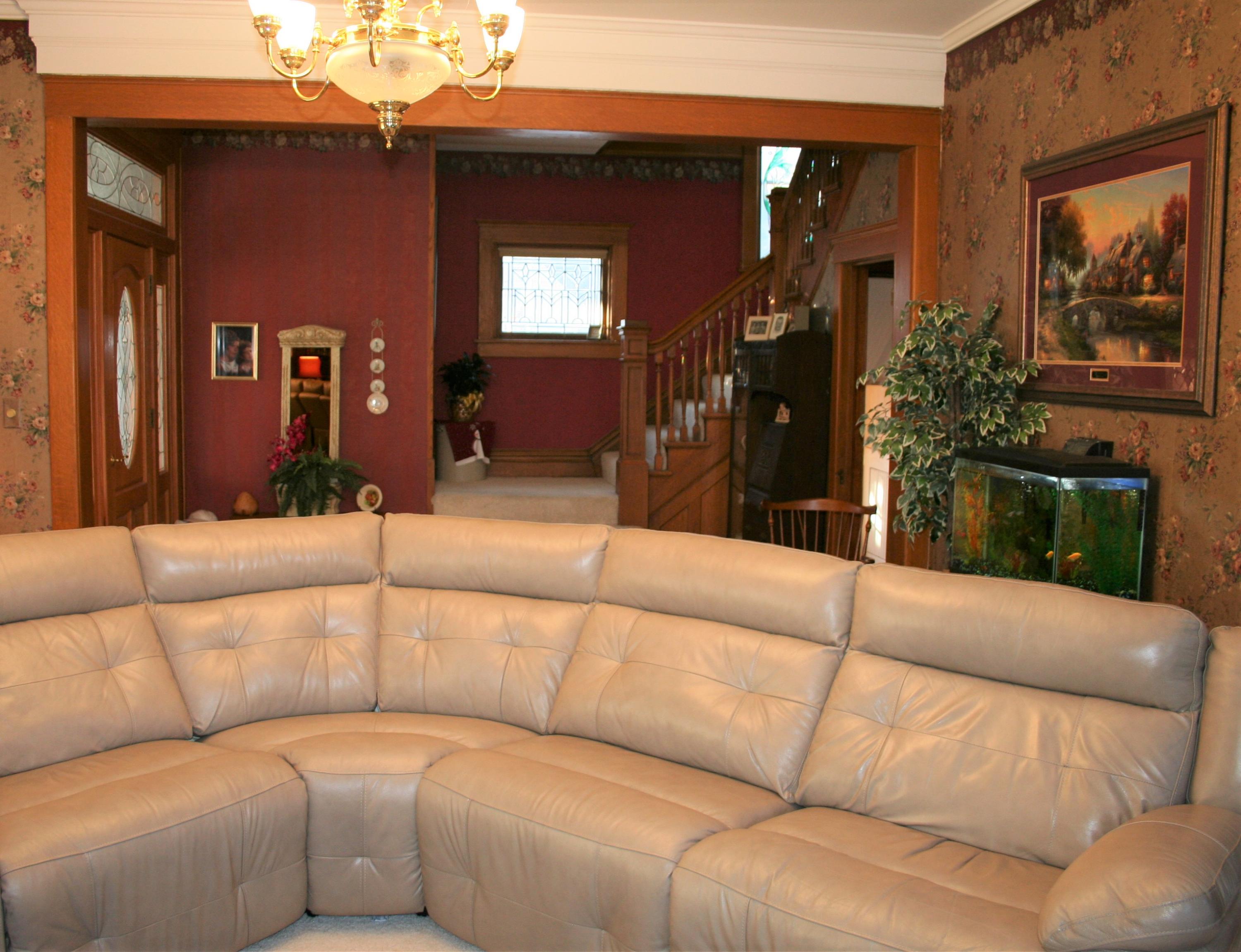 600 W 10th Ave