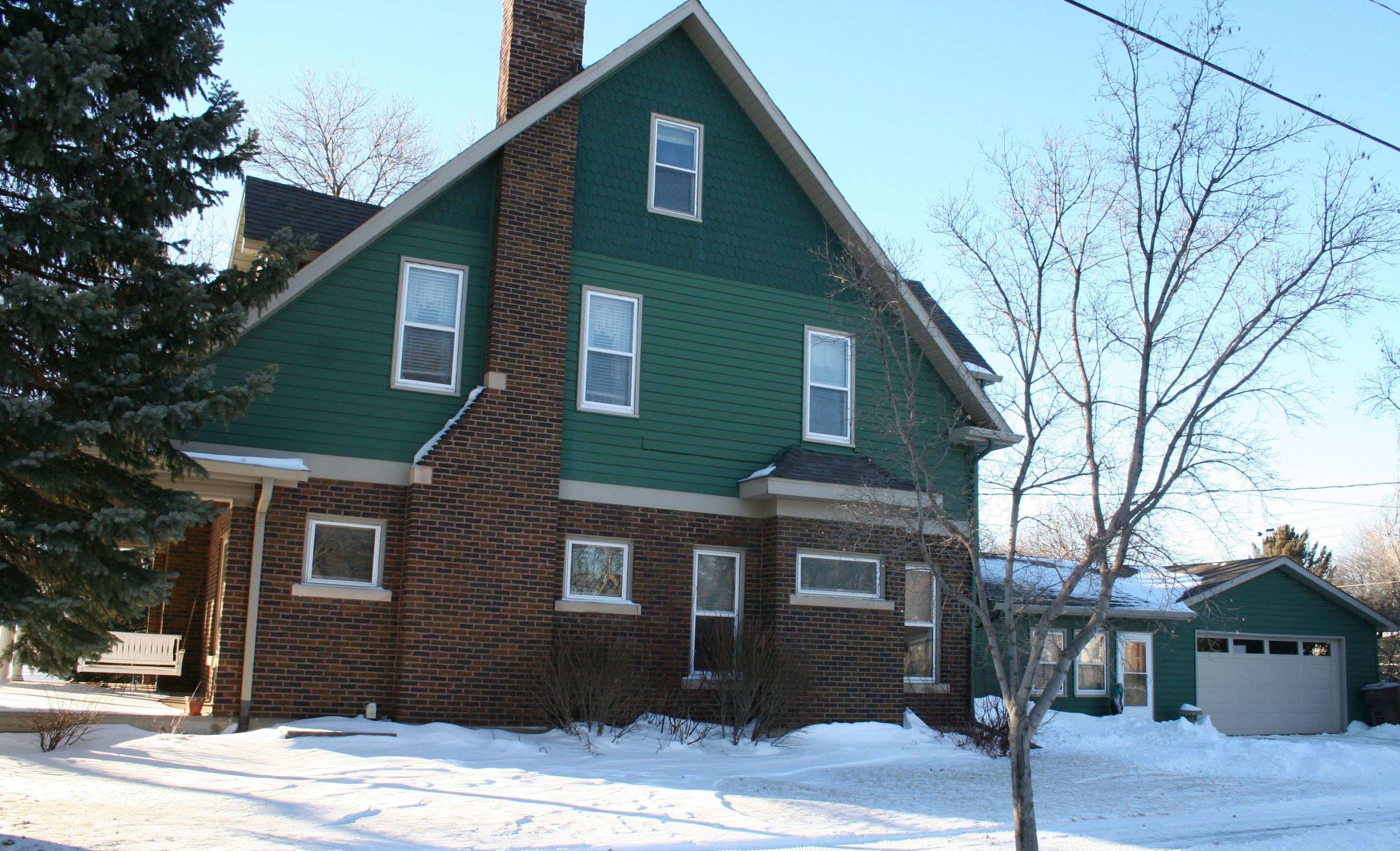 600 W 10th Ave
