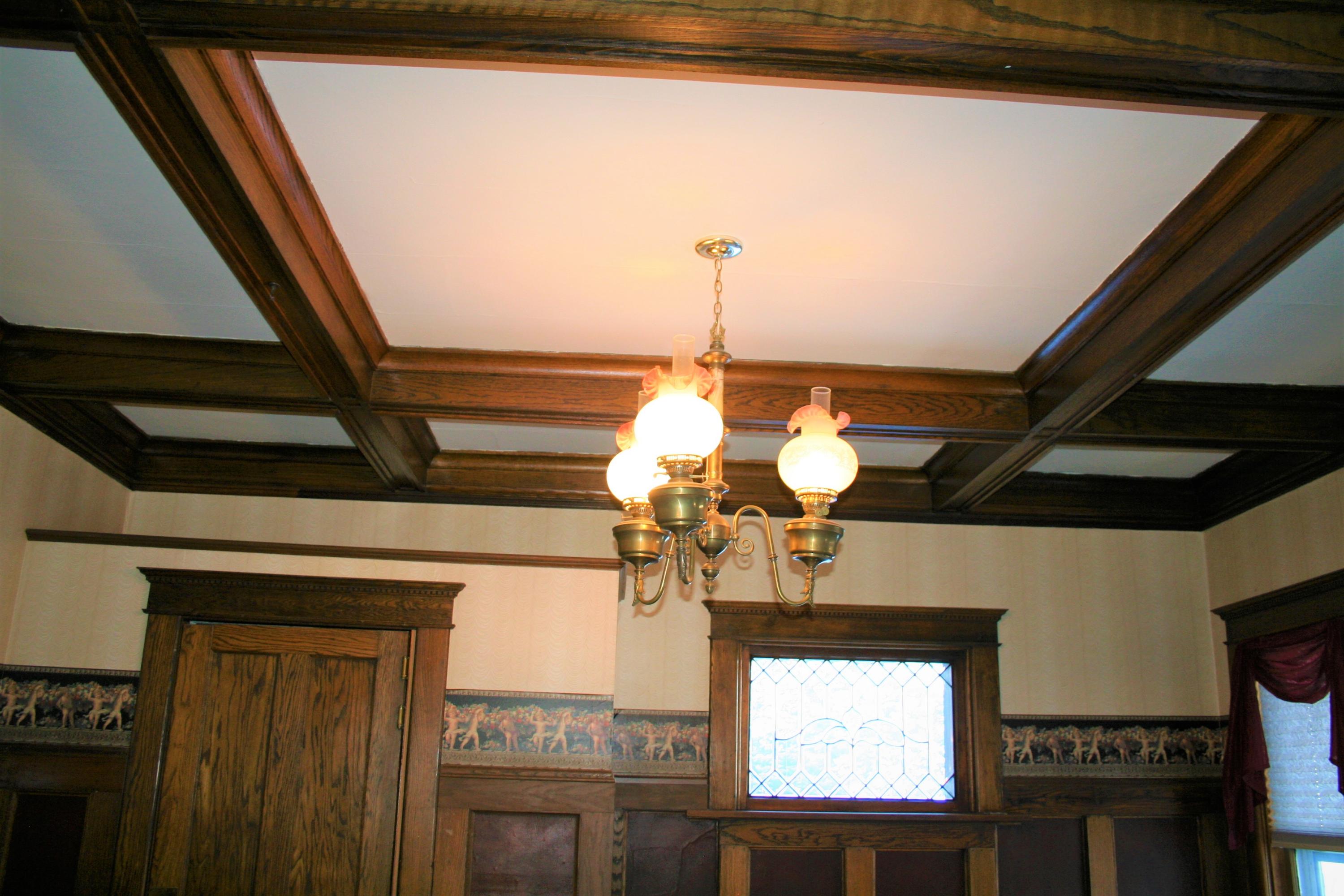 600 W 10th Ave