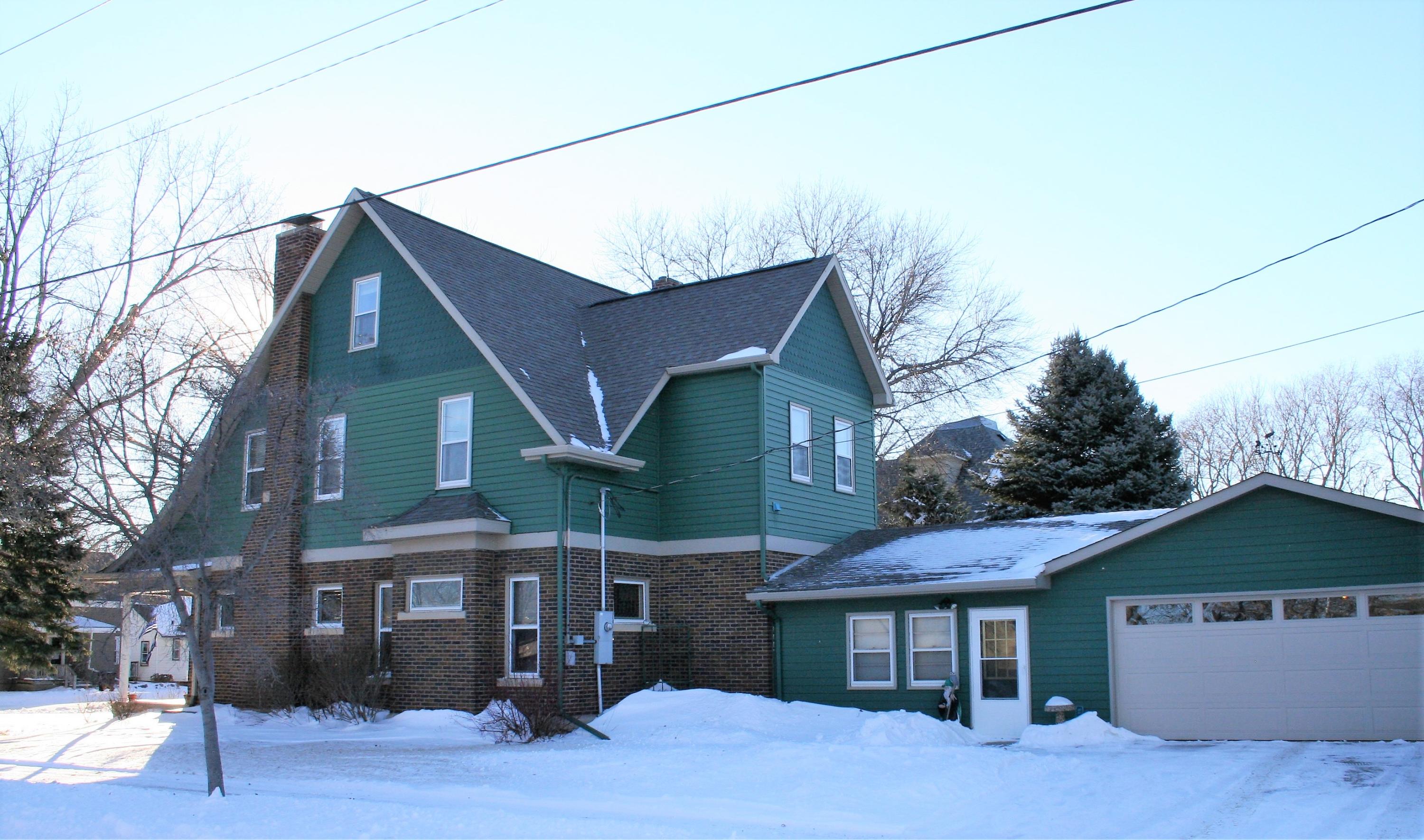 600 W 10th Ave