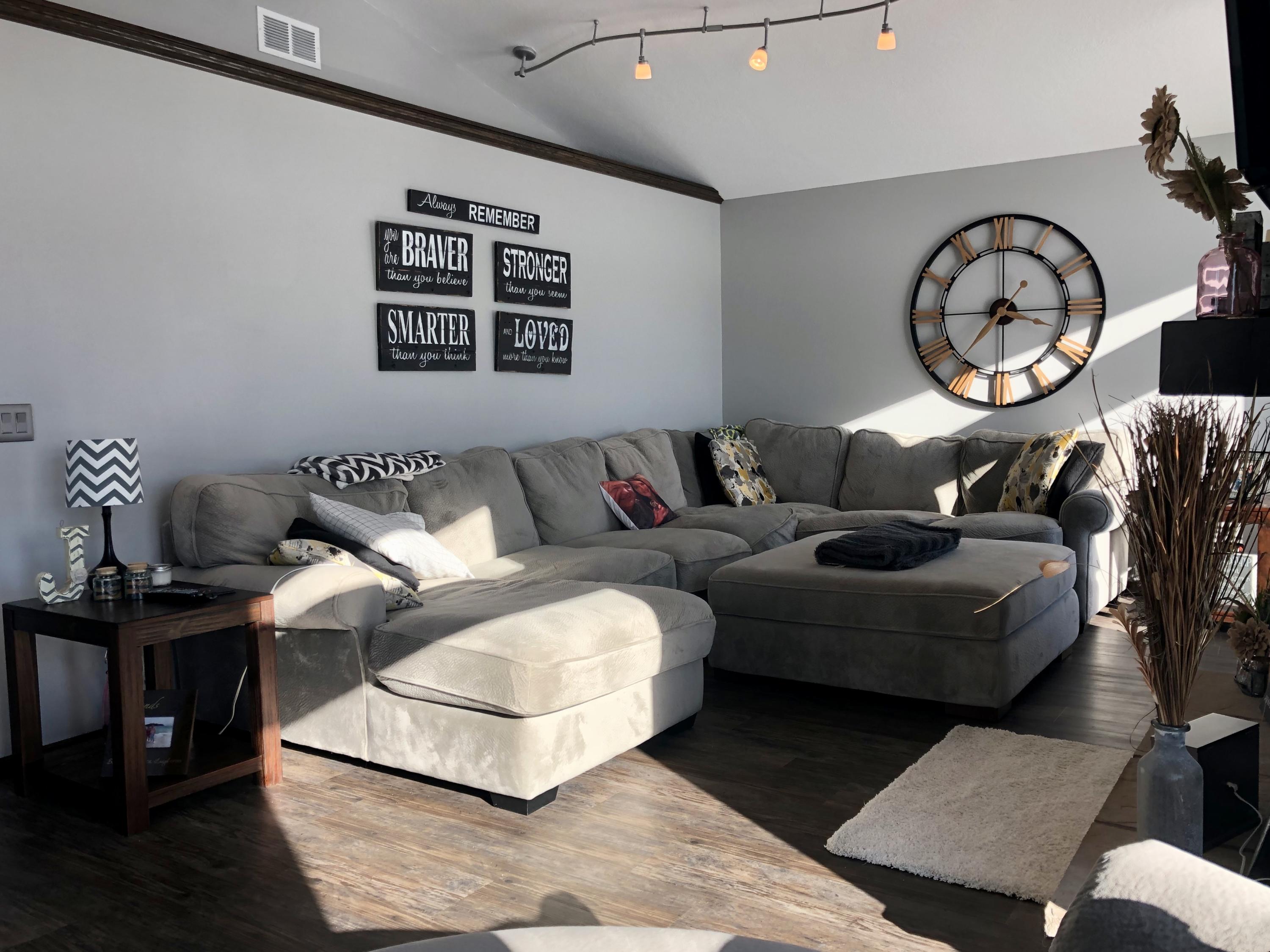 501 Delevan Ct