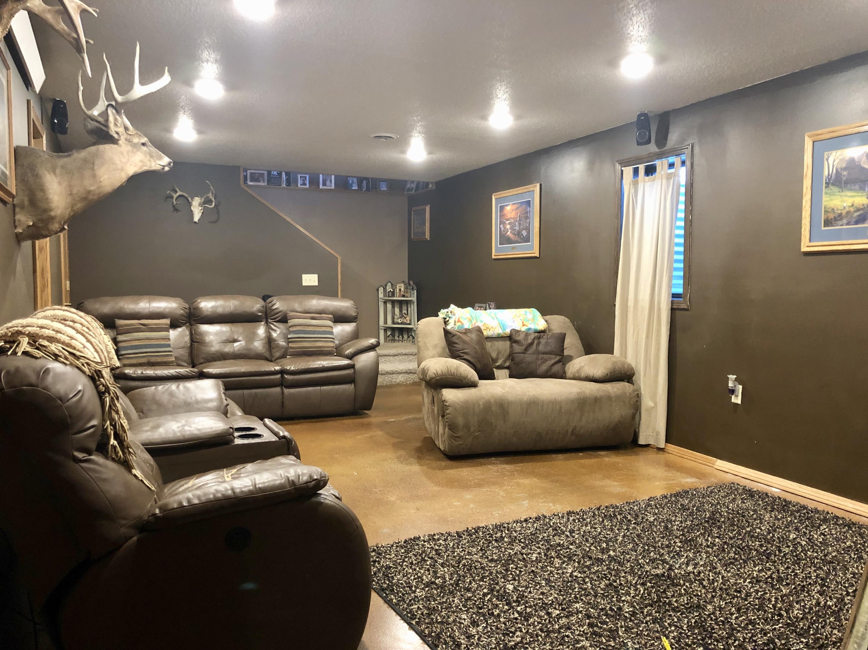 501 Delevan Ct