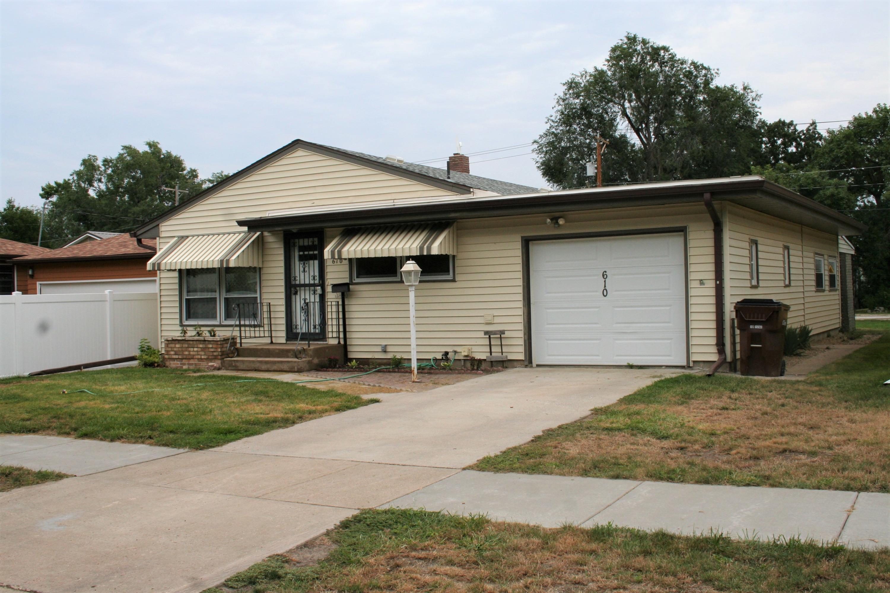 610 S Iowa St