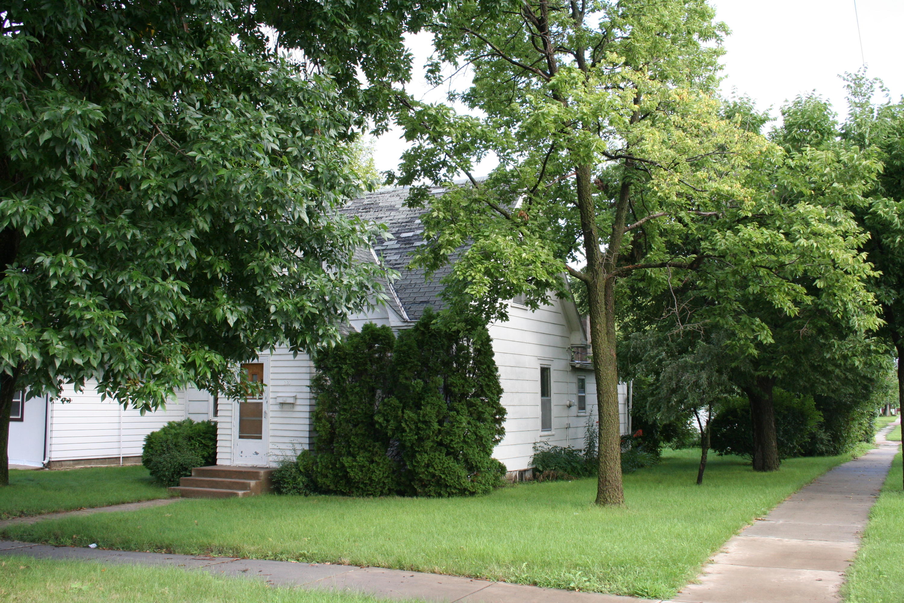 220 E 10th Ave