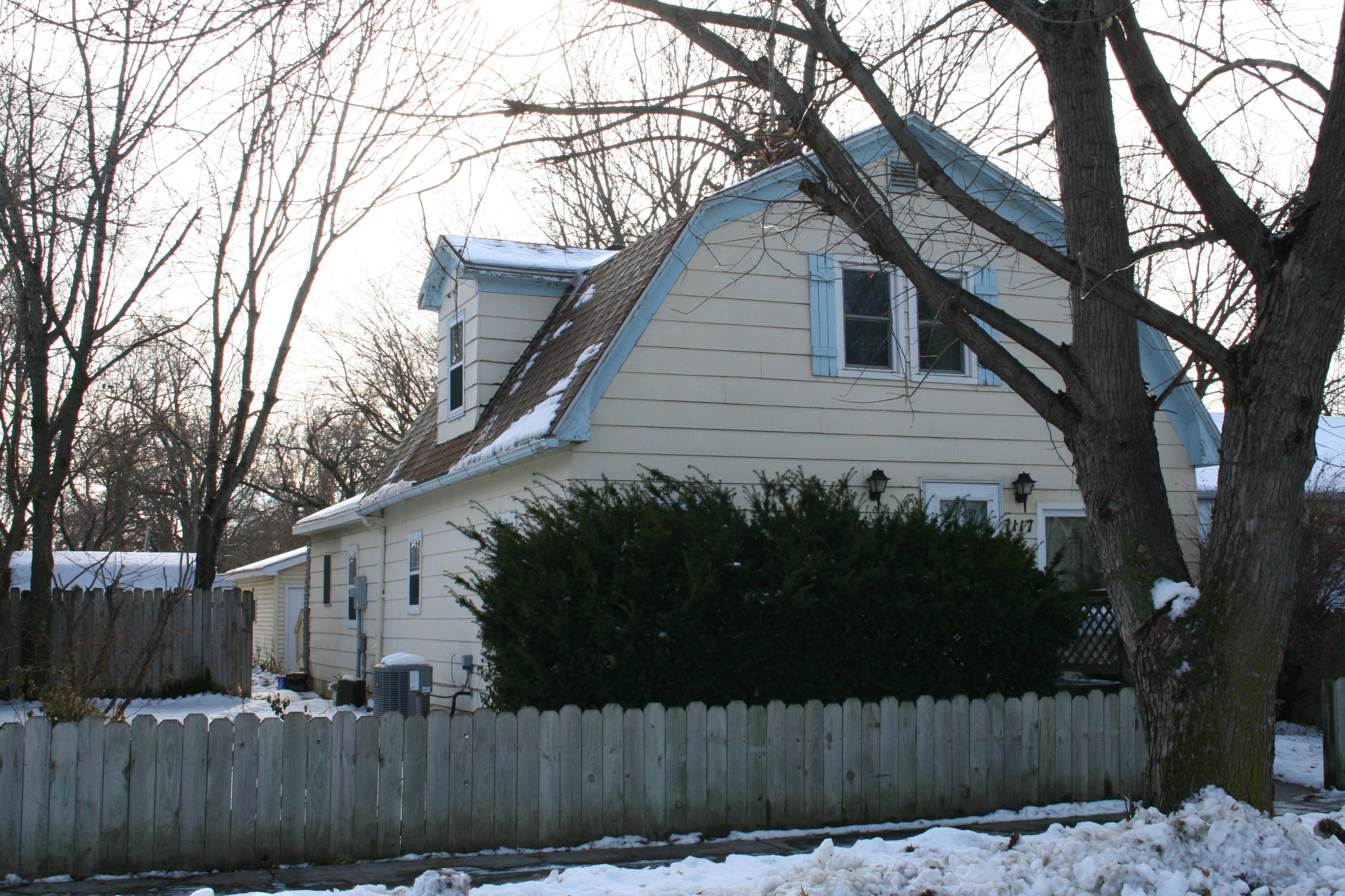 1117 E 2nd Ave