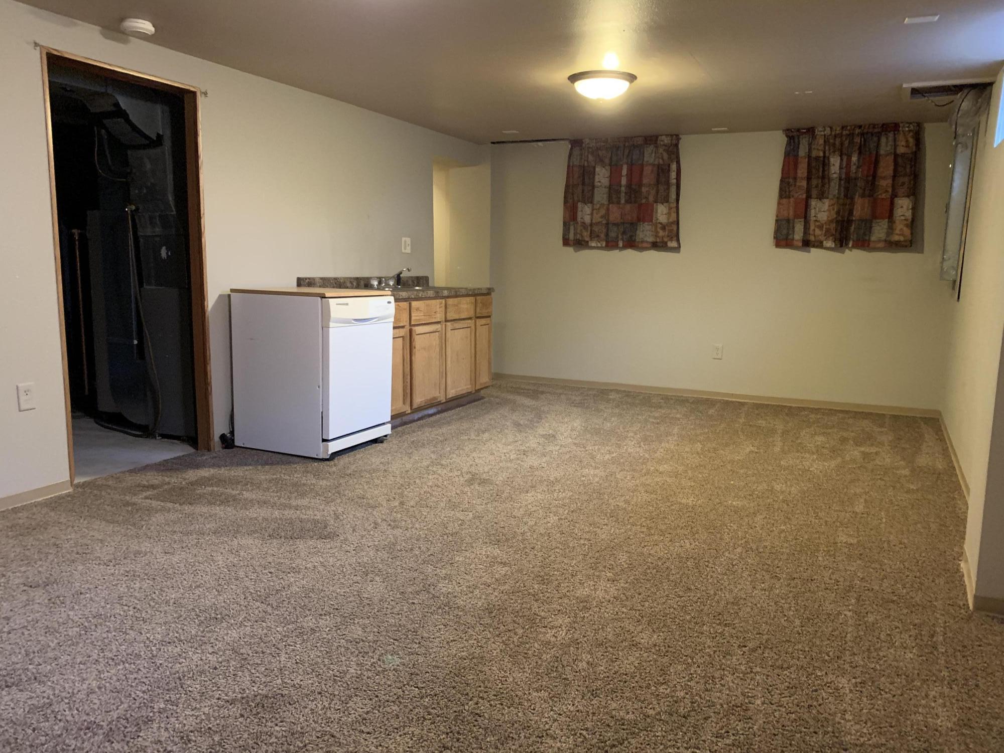 1403 Bridle Dr