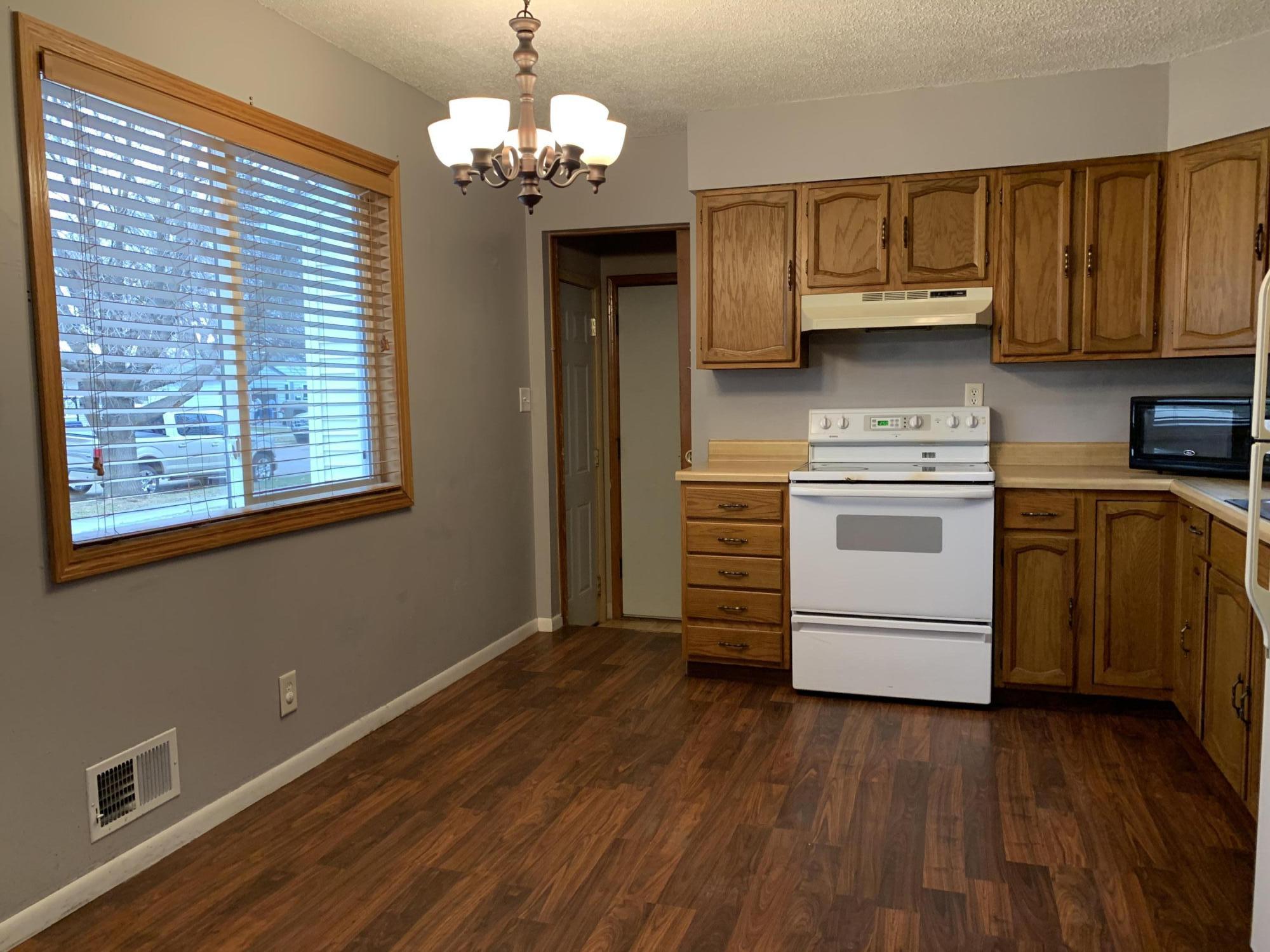1403 Bridle Dr