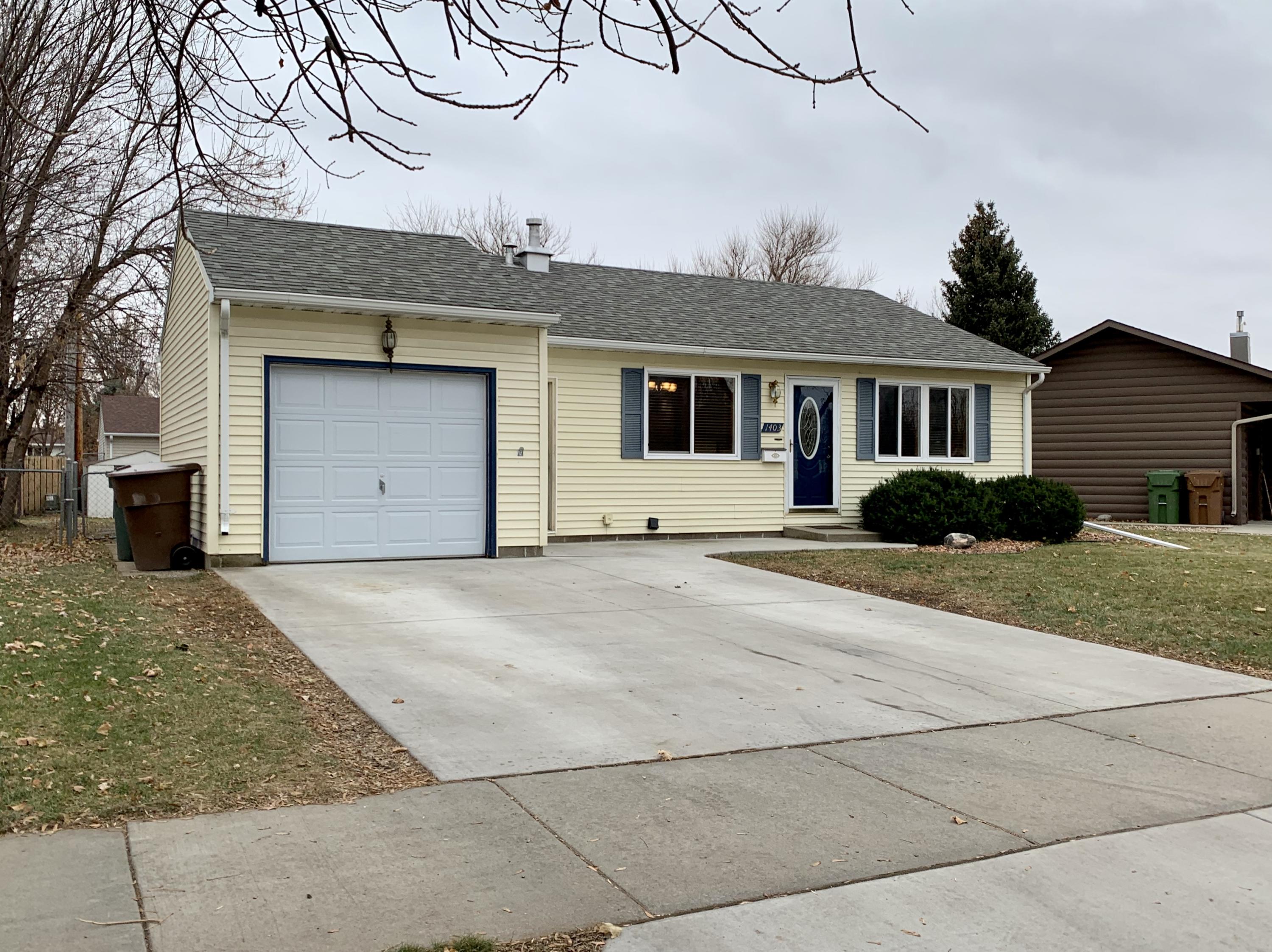 1403 Bridle Dr