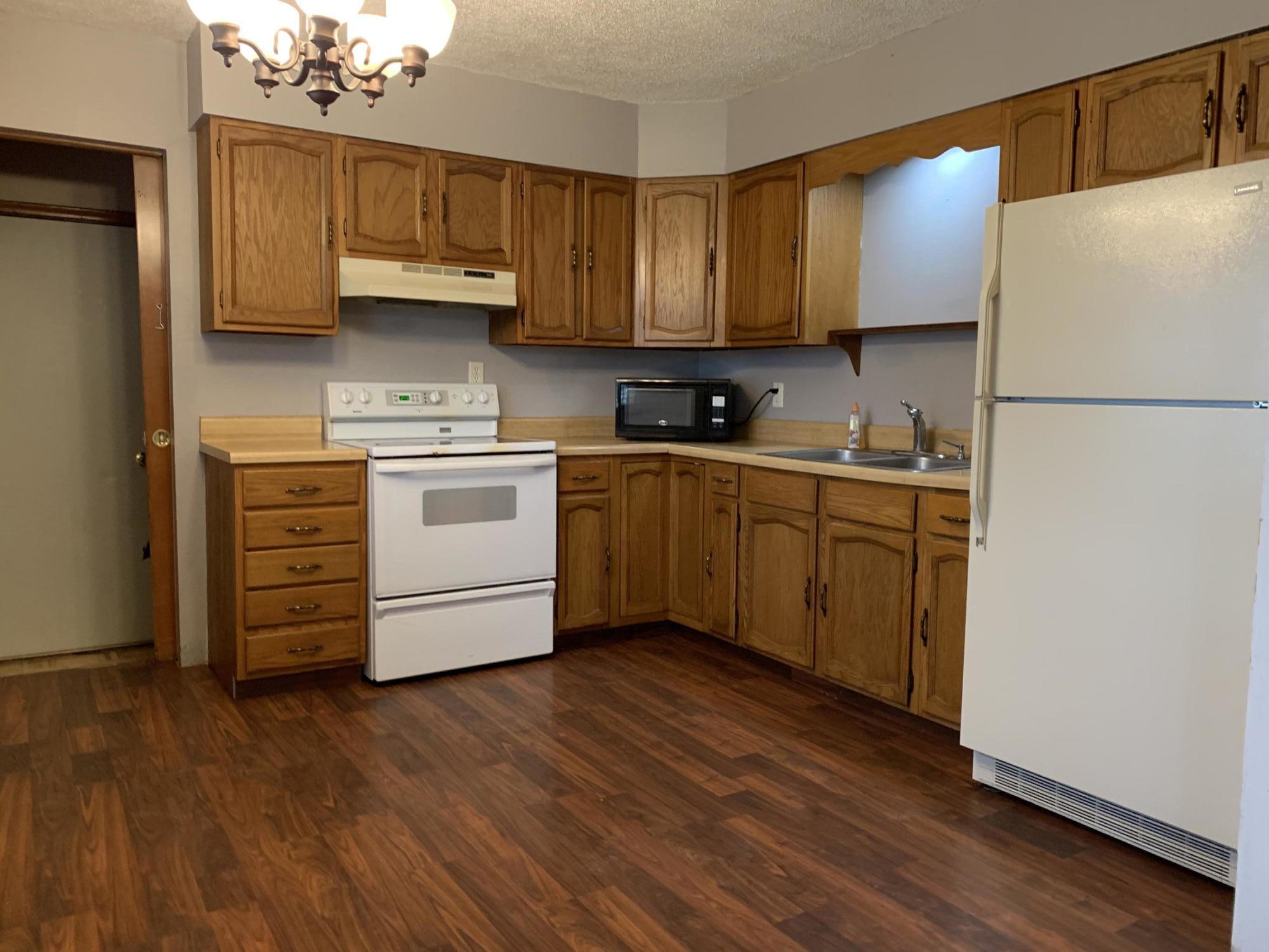 1403 Bridle Dr