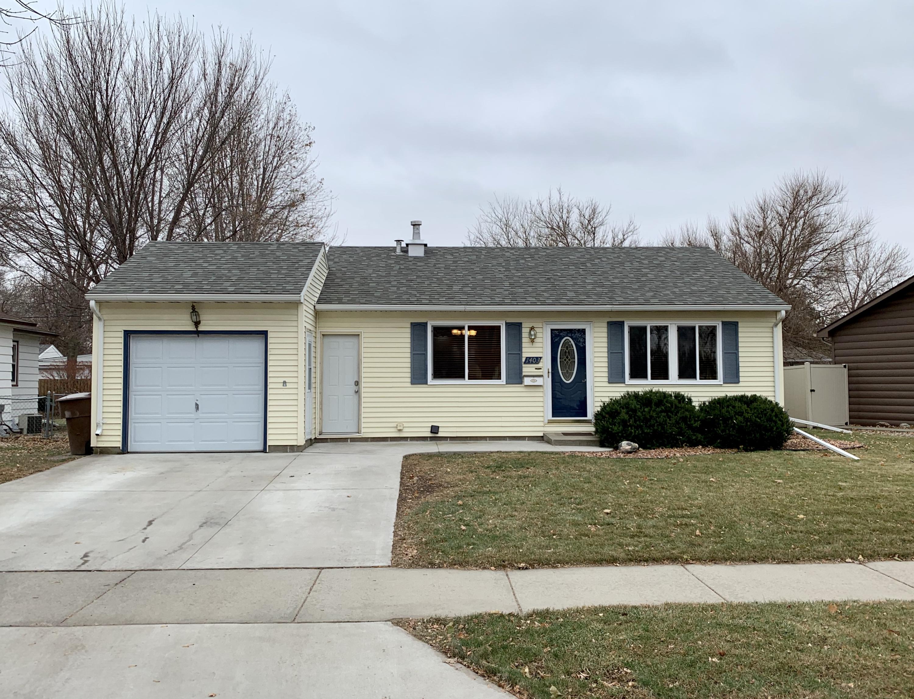 1403 Bridle Dr