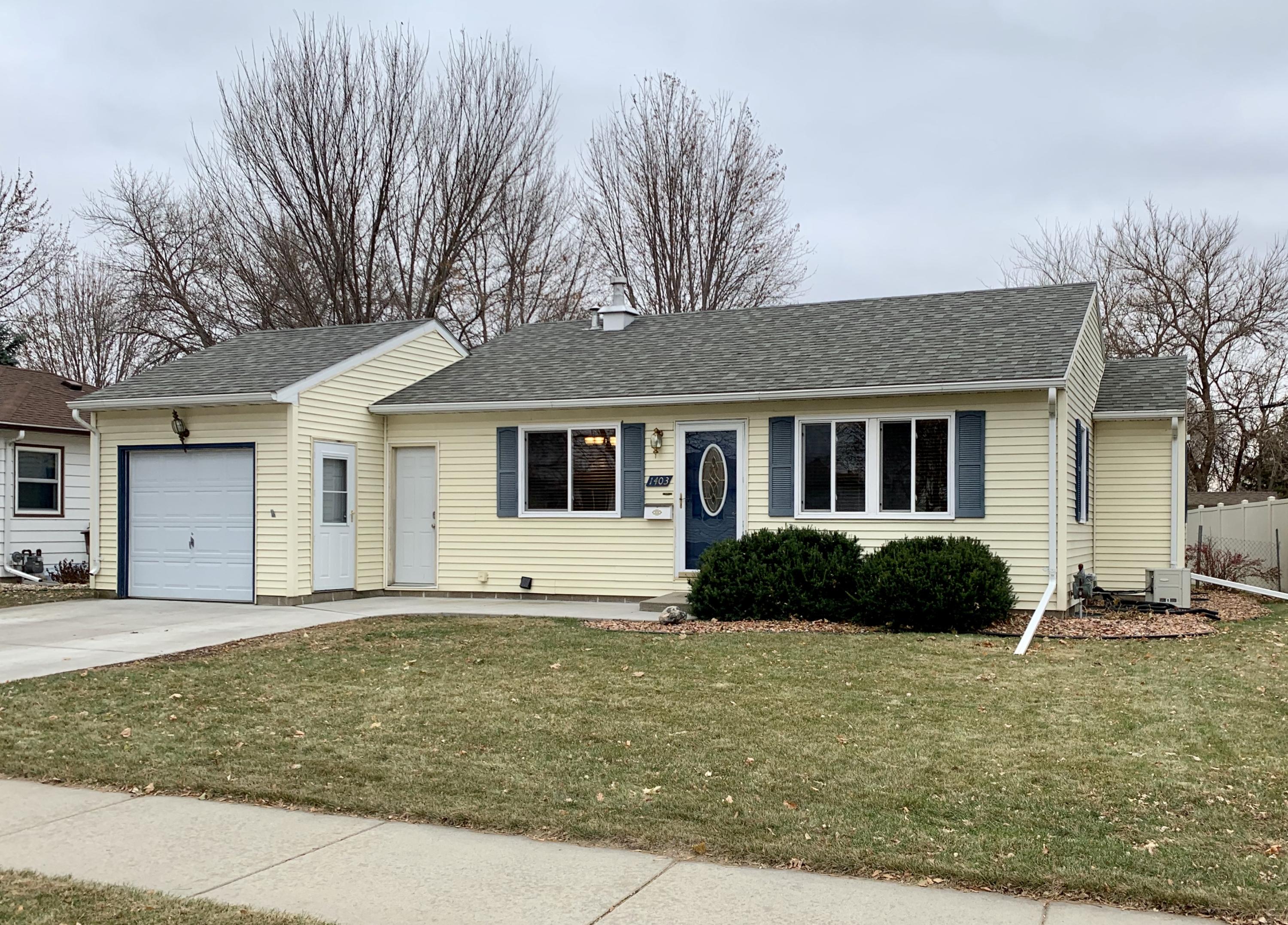 1403 Bridle Dr