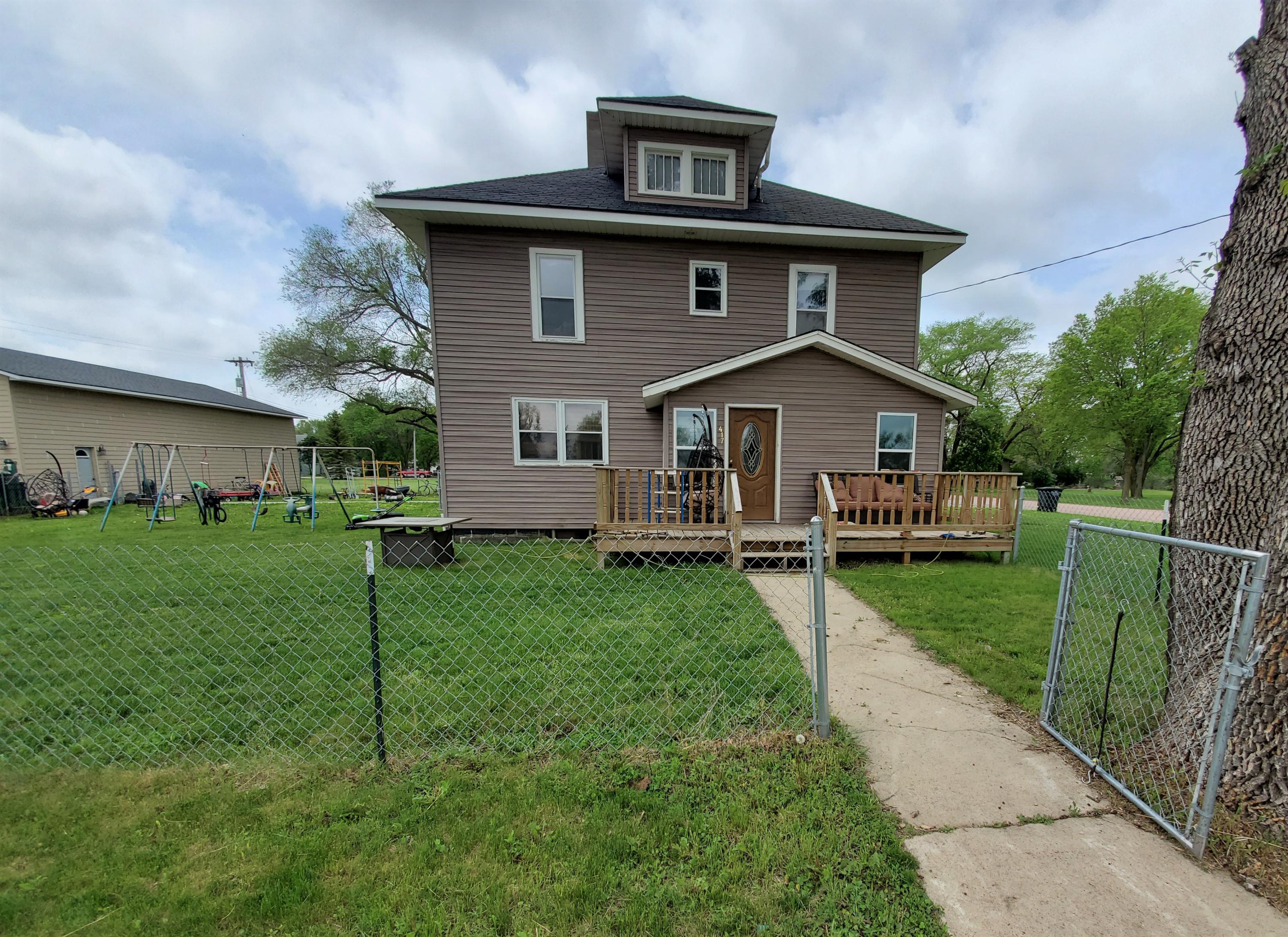 417-415 N Tibbetts St