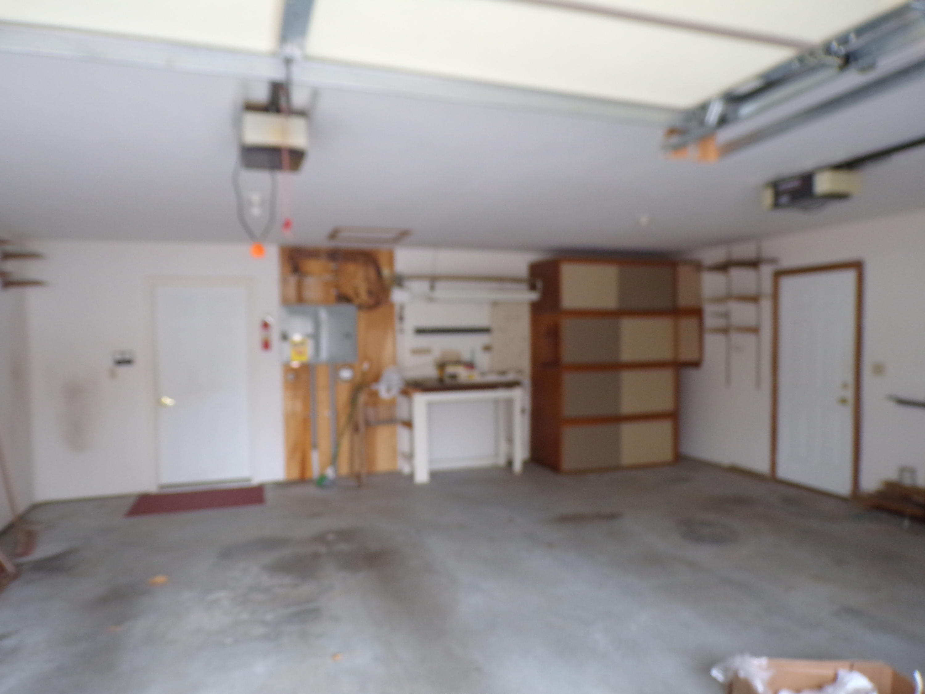 401/403 E Drake St