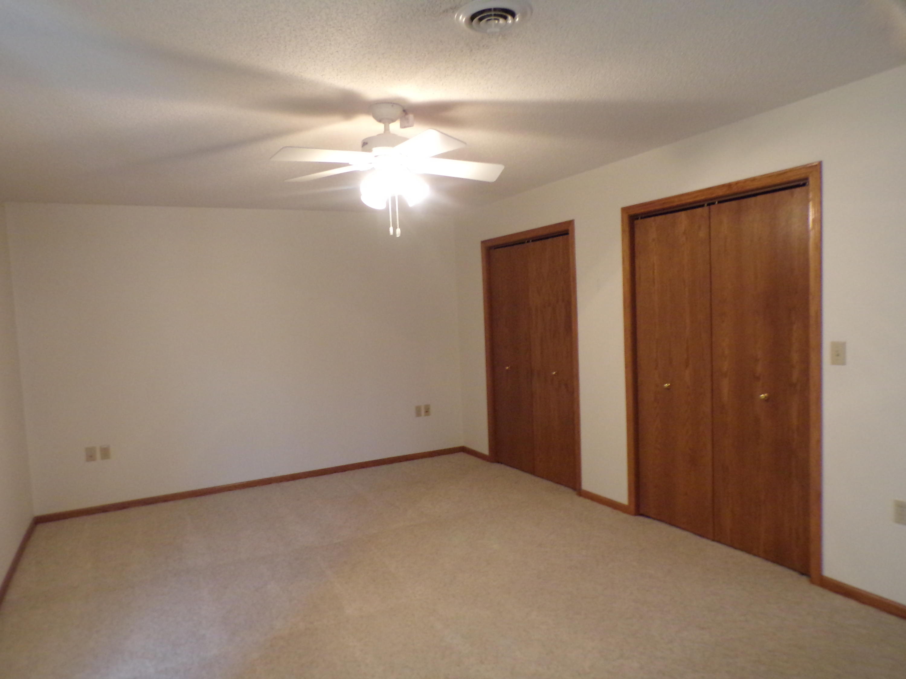 401/403 E Drake St