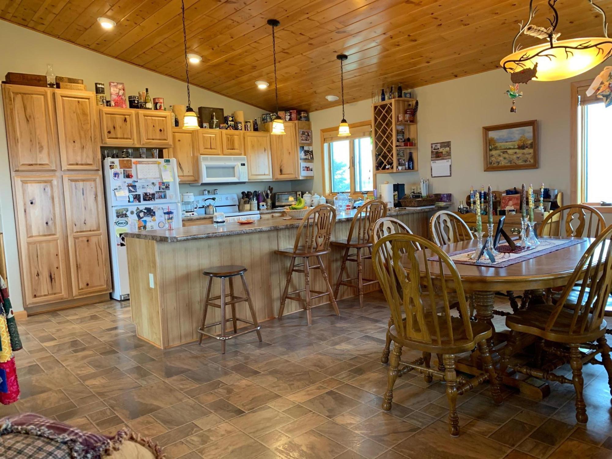 23589 Twin lakes Dr