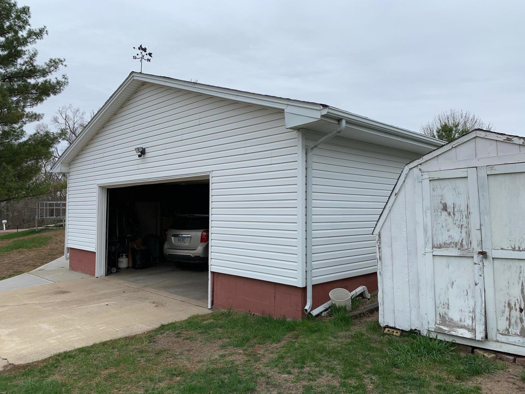192 S Harmon Dr