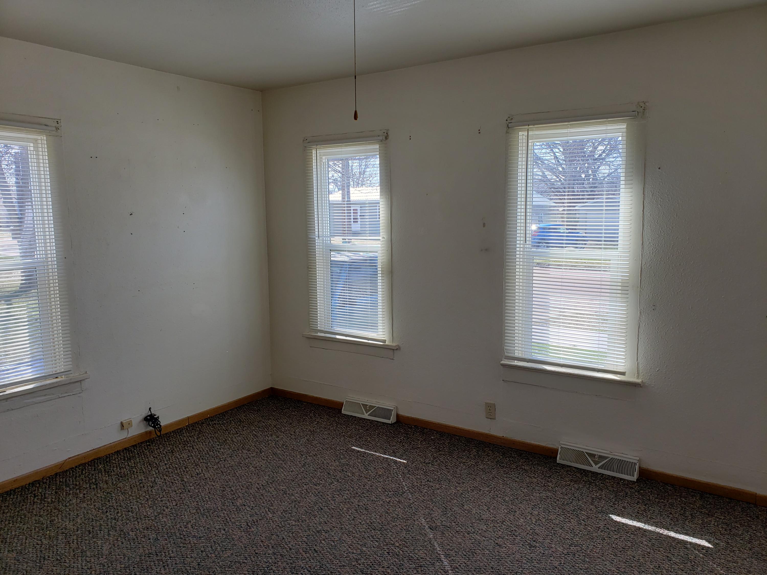 1208 W 3rd Ave