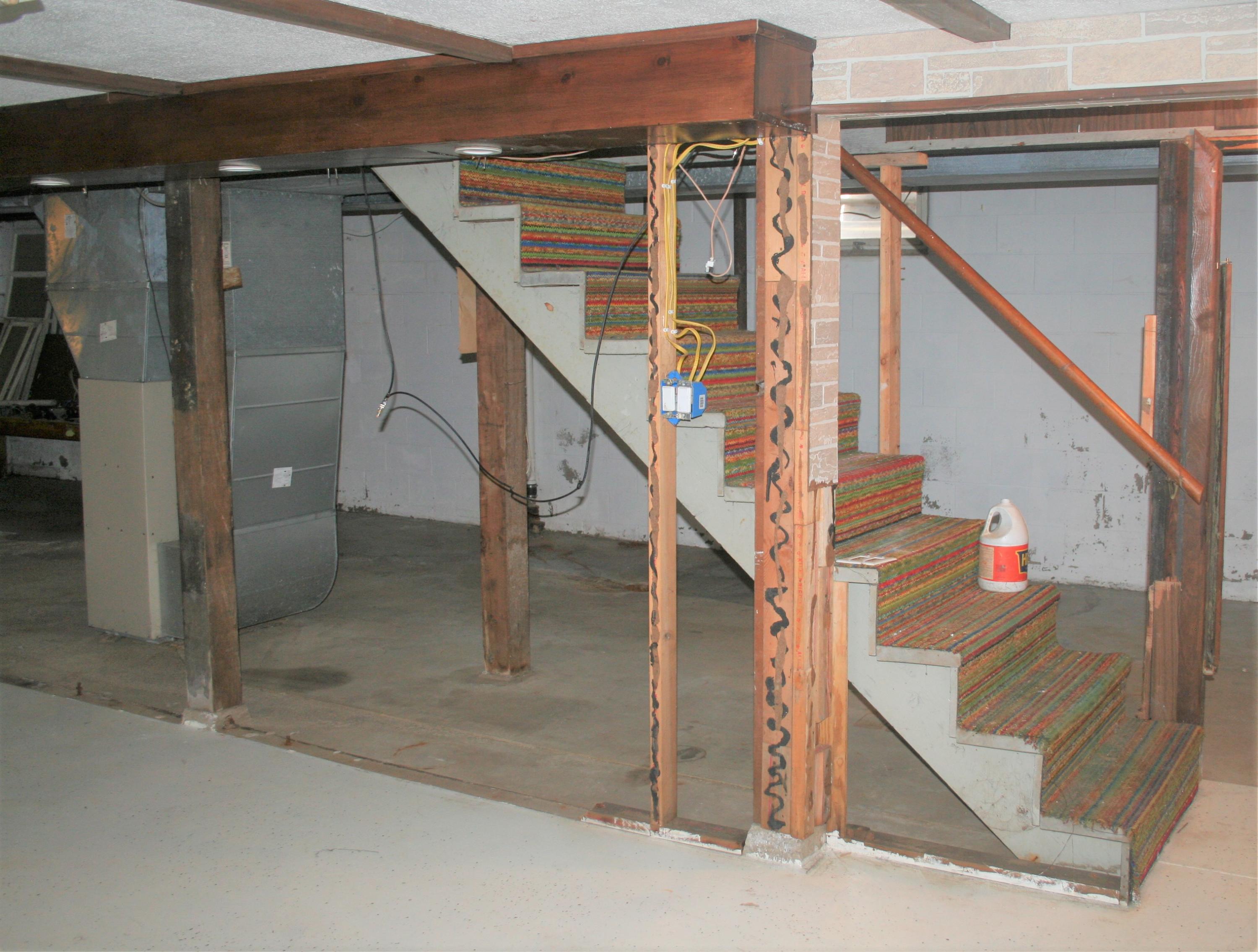 212 W 13th Ave