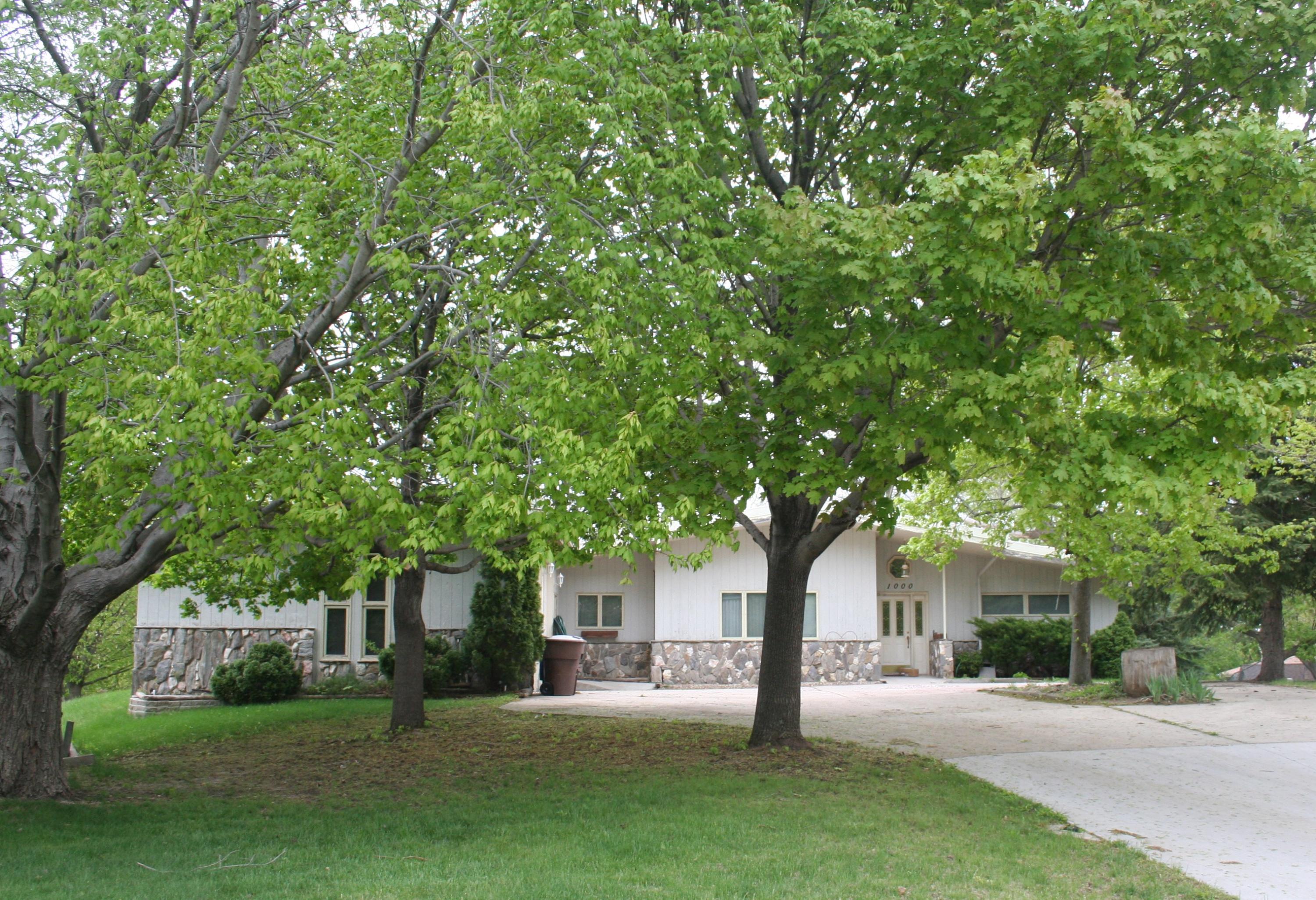 1000 Palmer Place