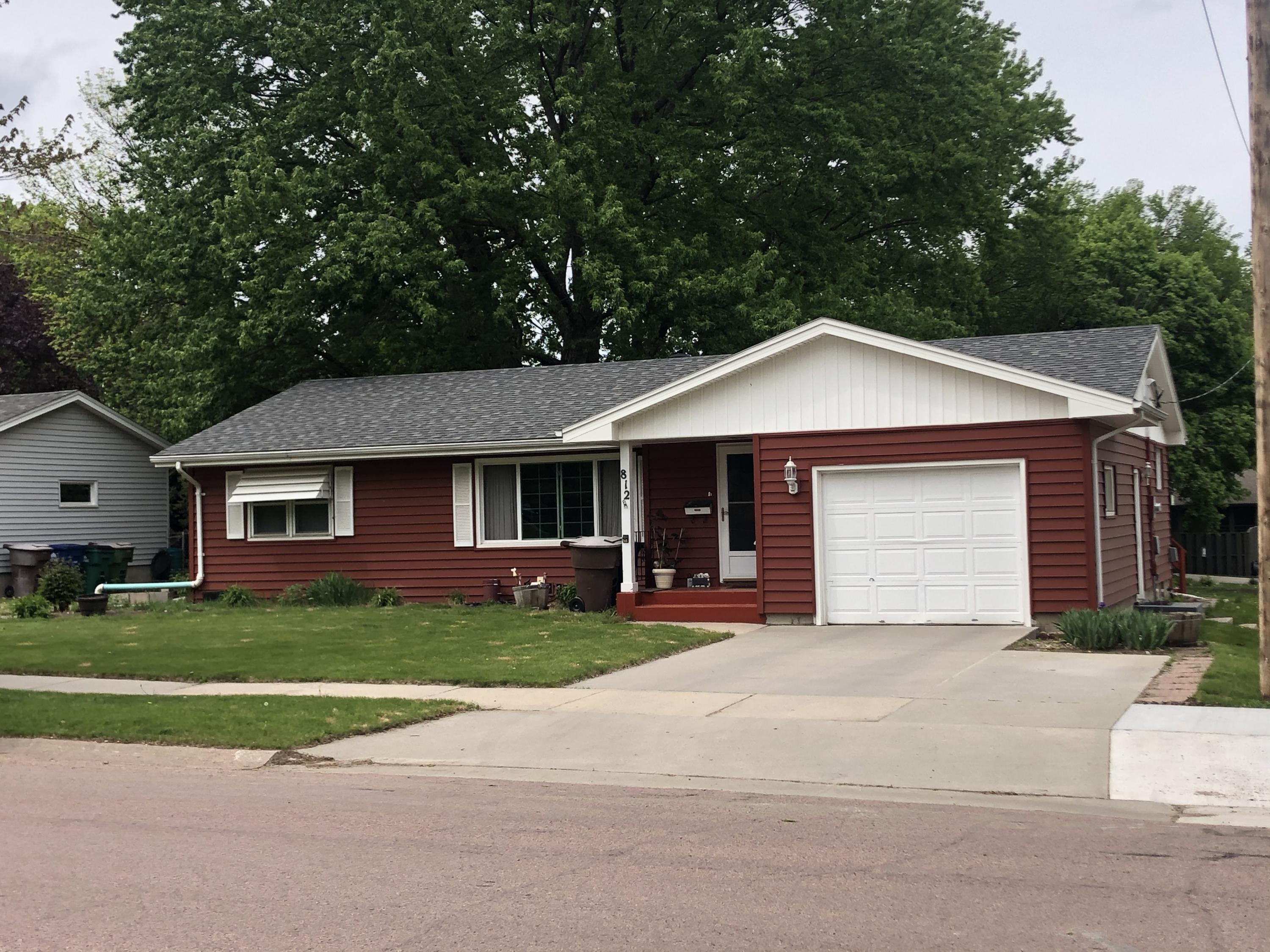 812 W Birch Ave