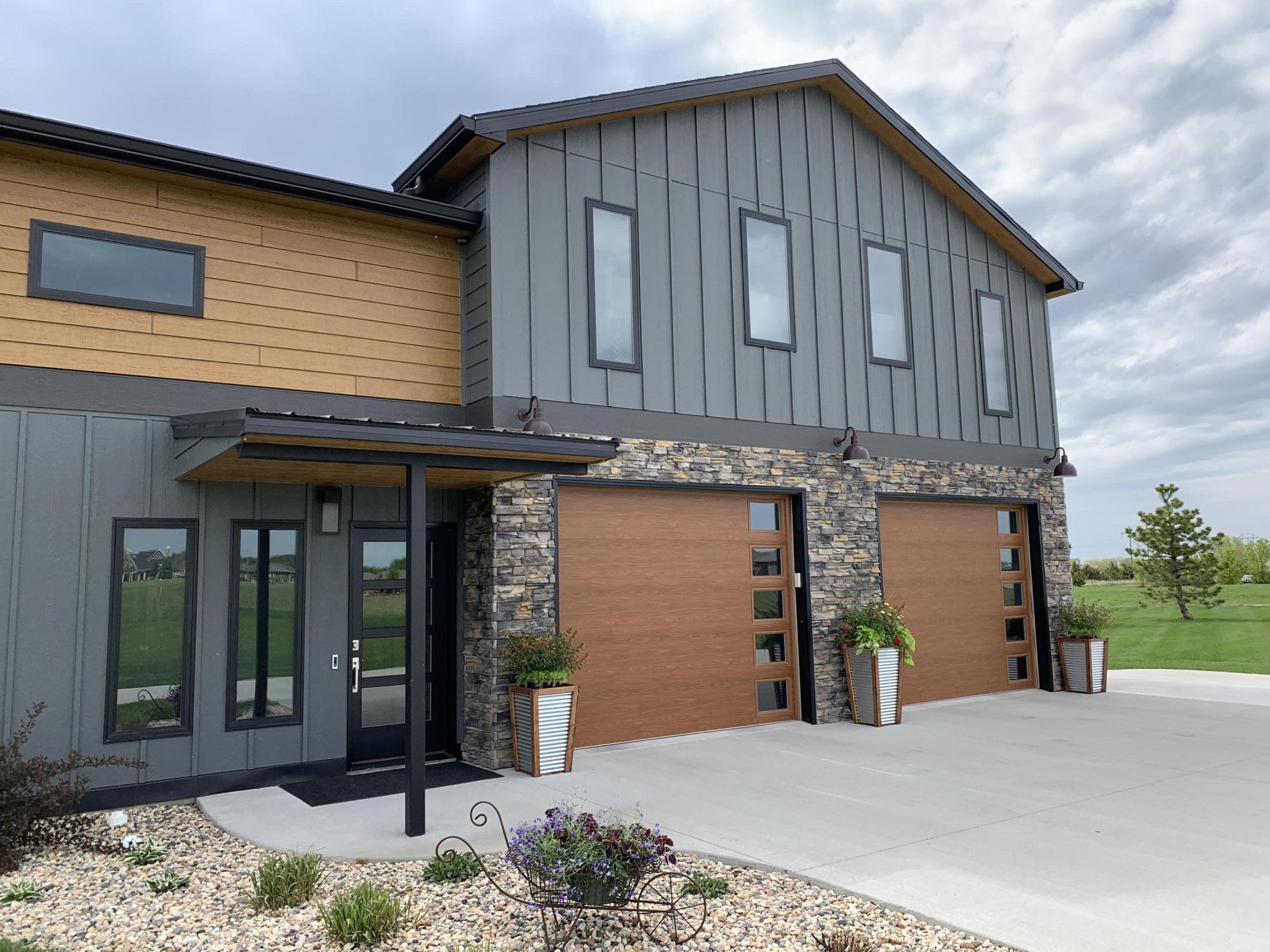 3321 Maui Dr