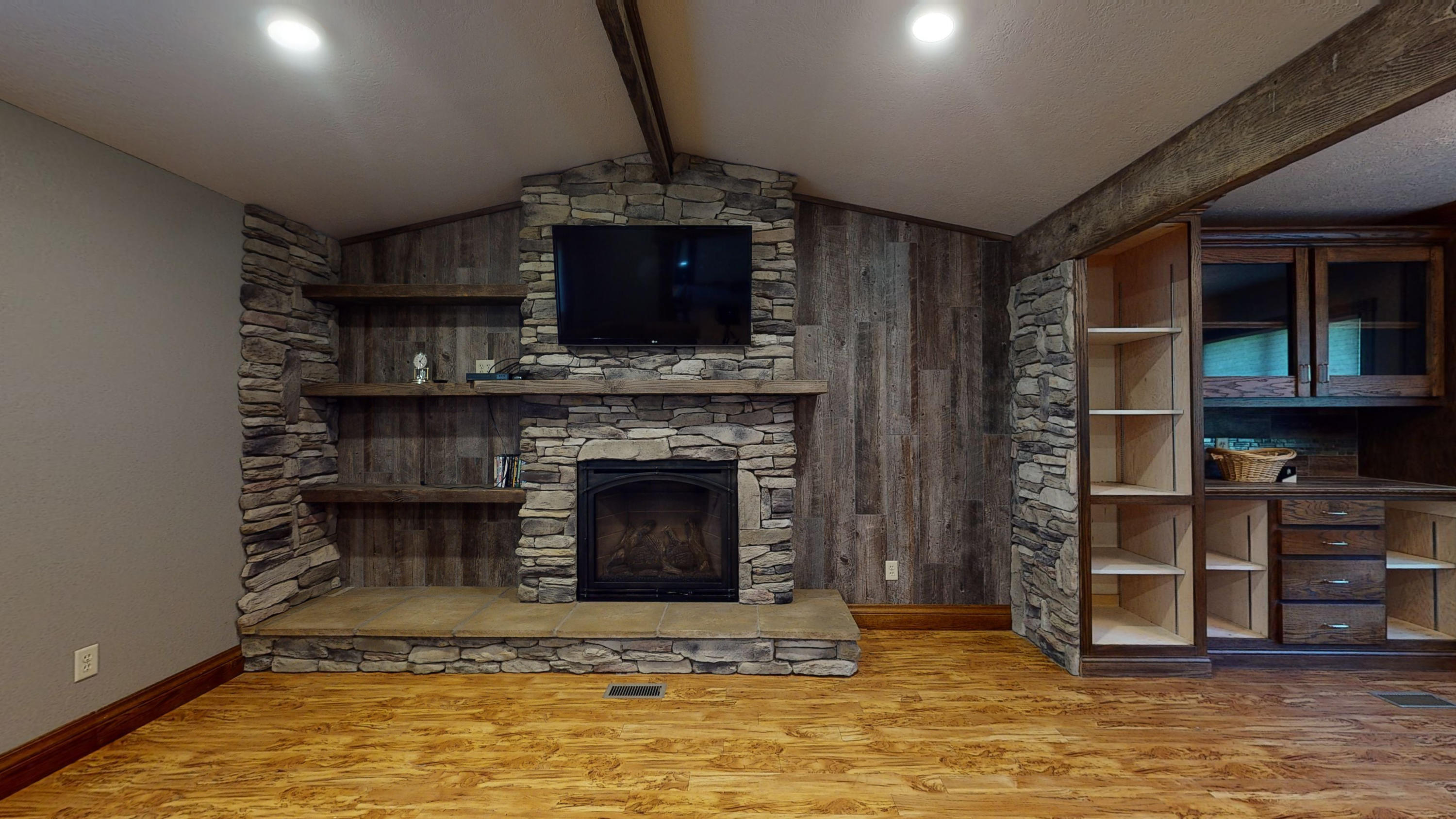 25892 S HWY 37