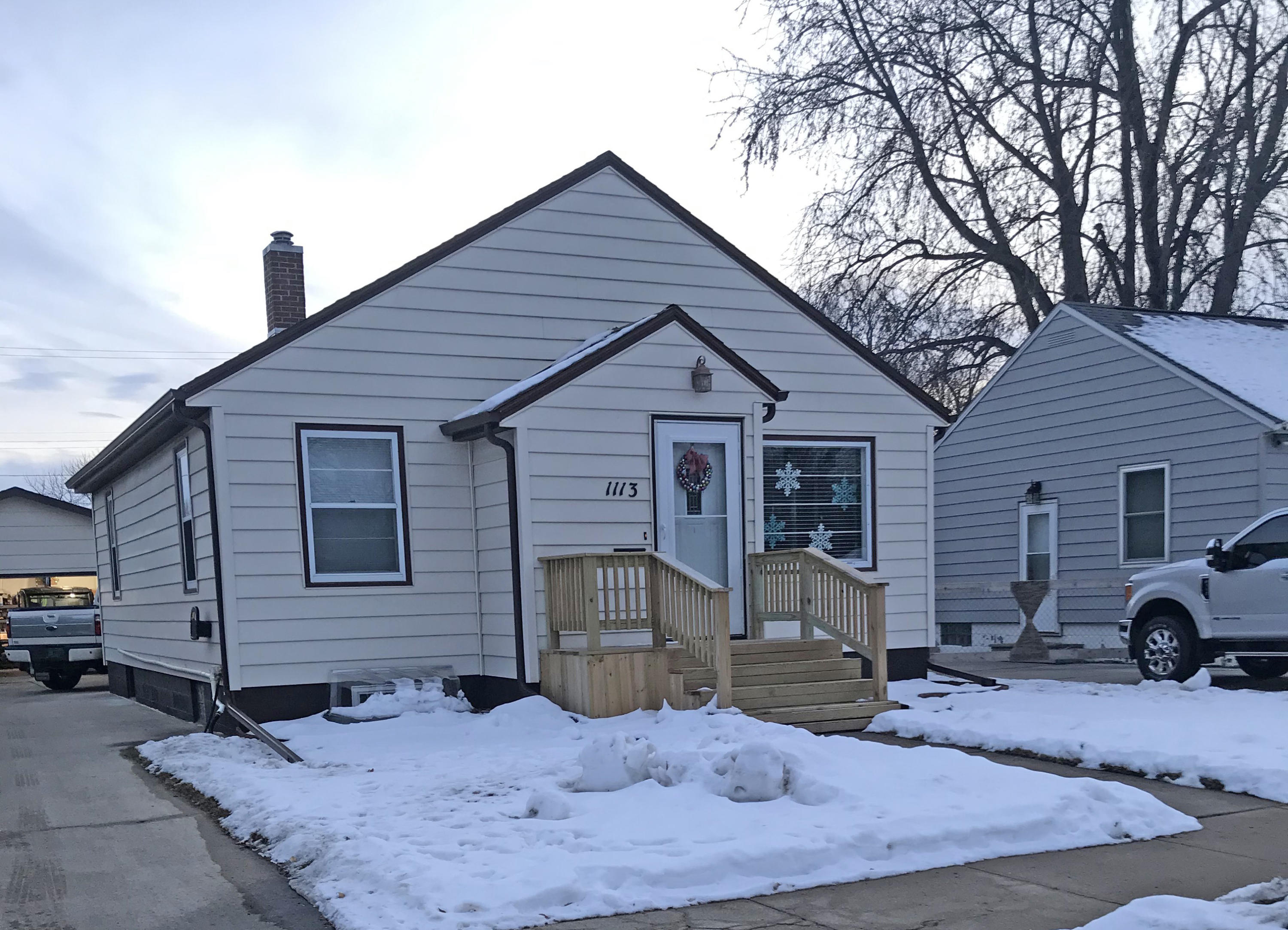 1113 E 4th Ave