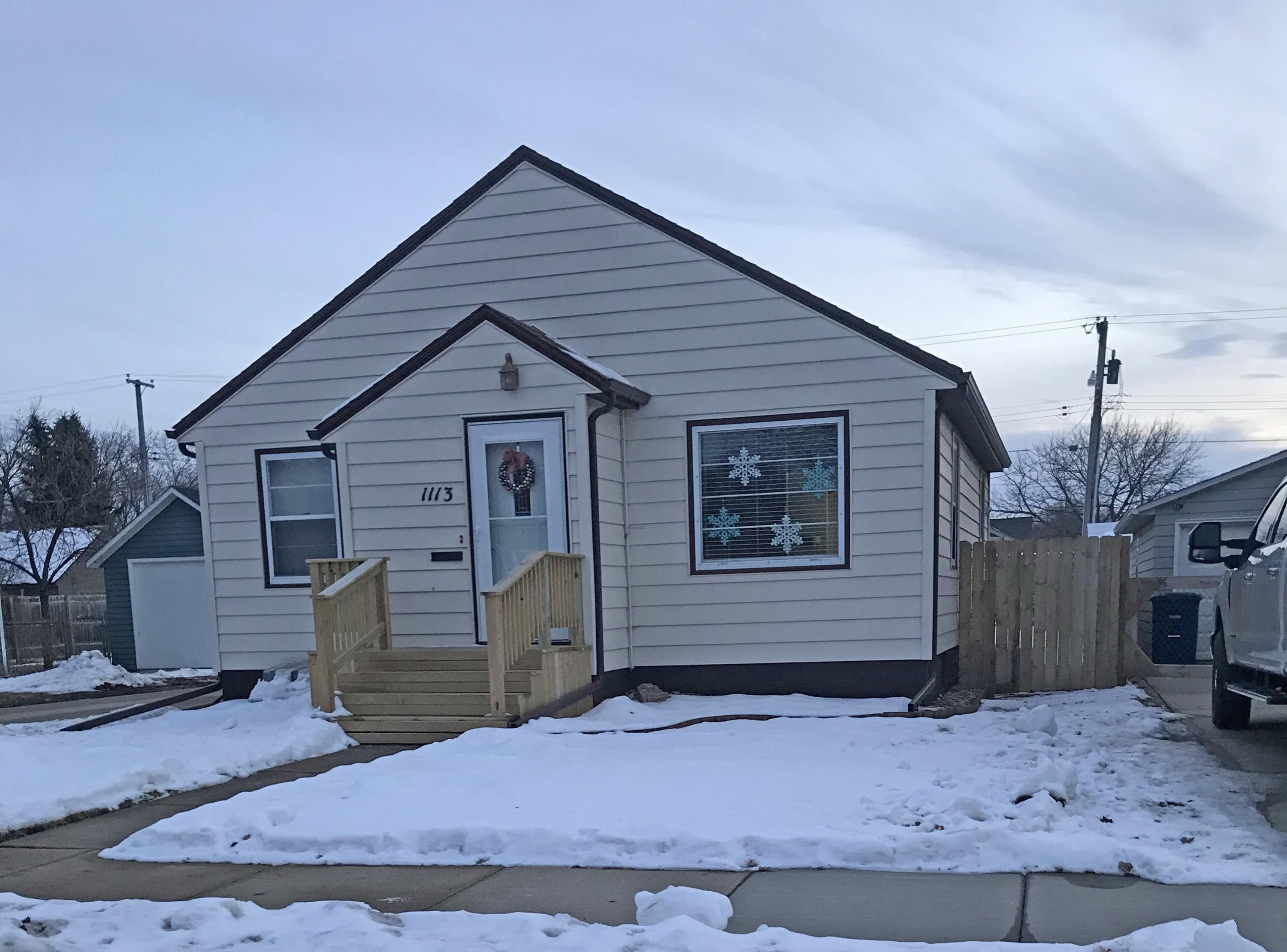 1113 E 4th Ave