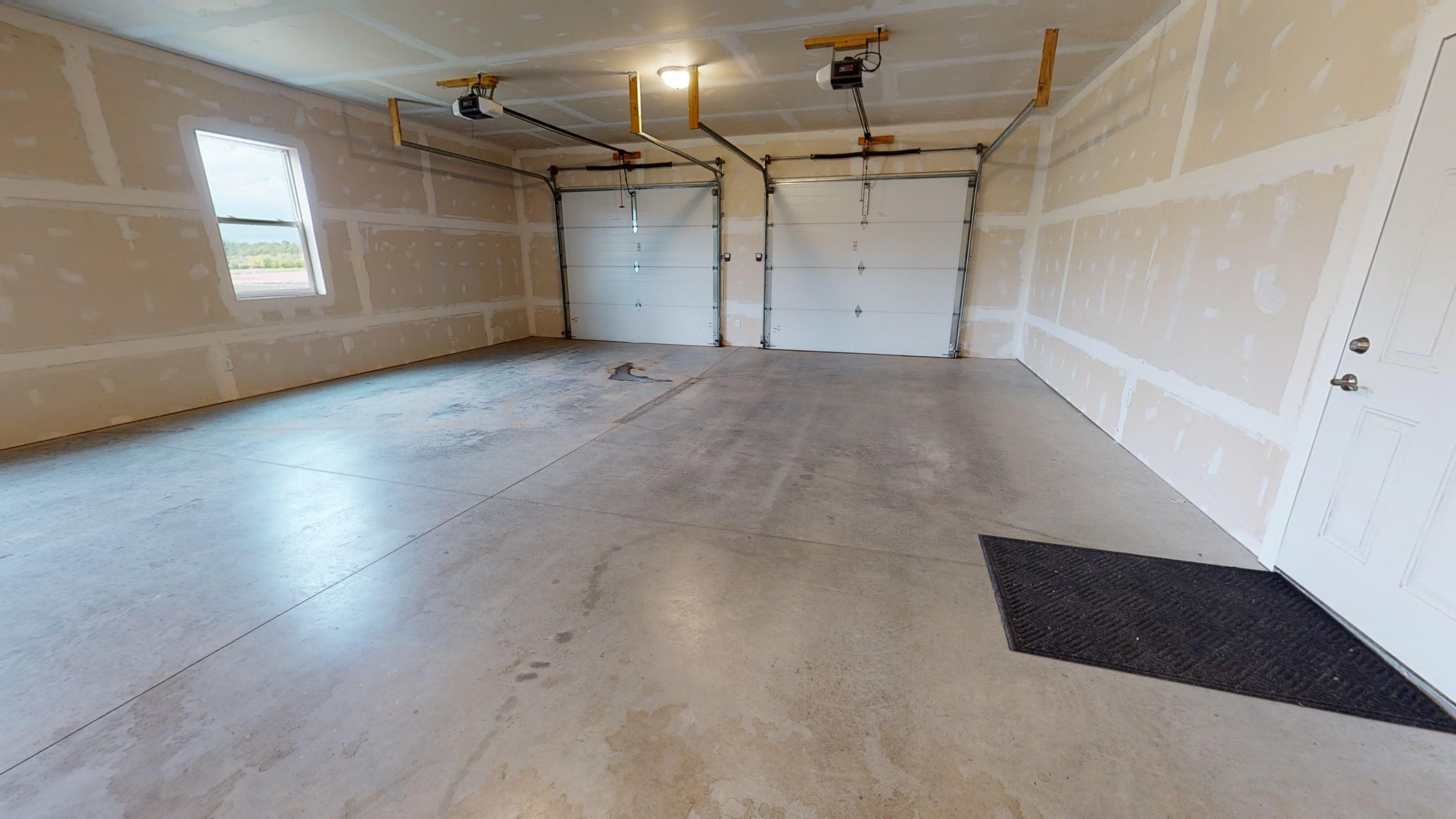 6011 Livesay Ln