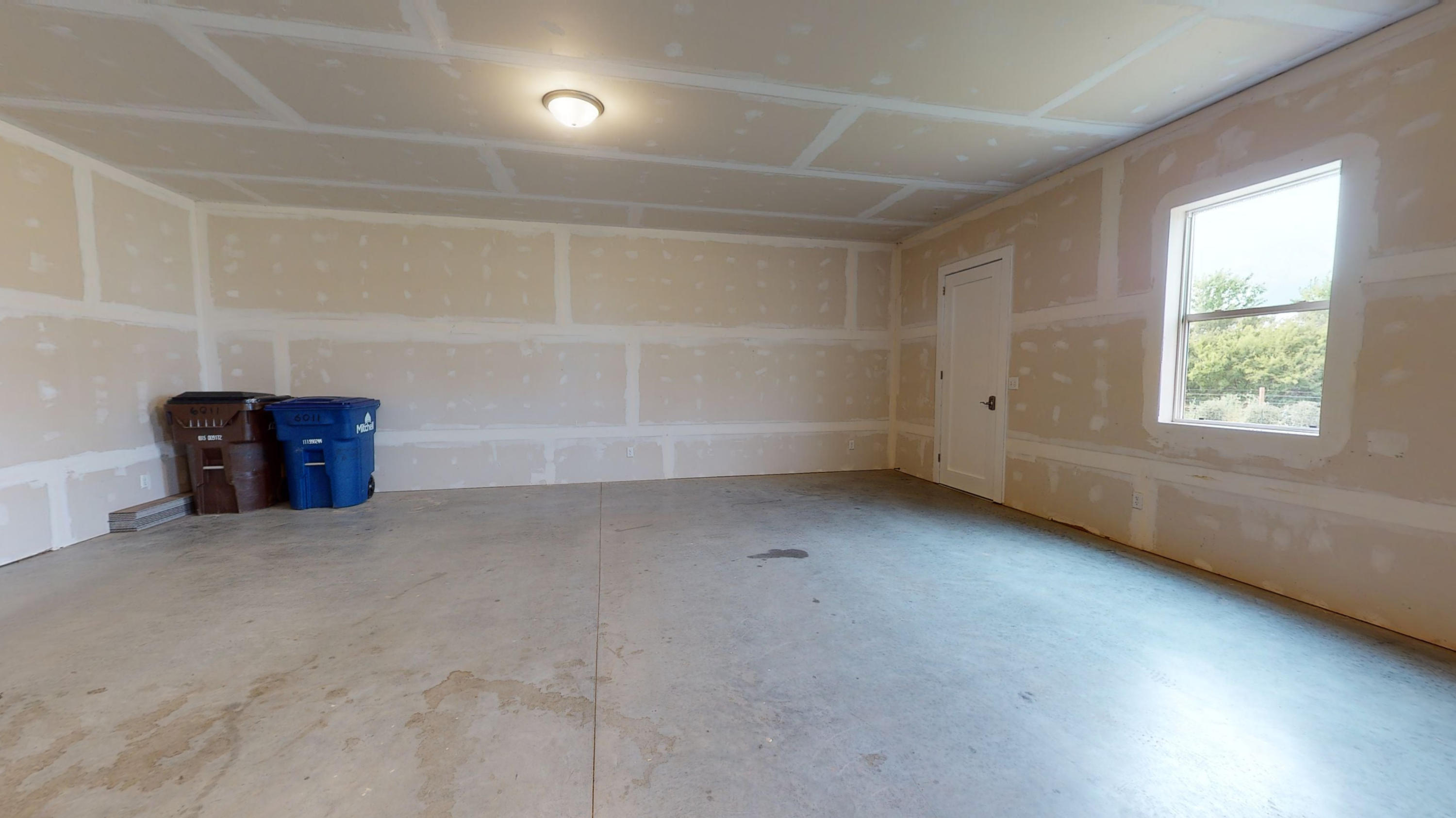 6011 Livesay Ln