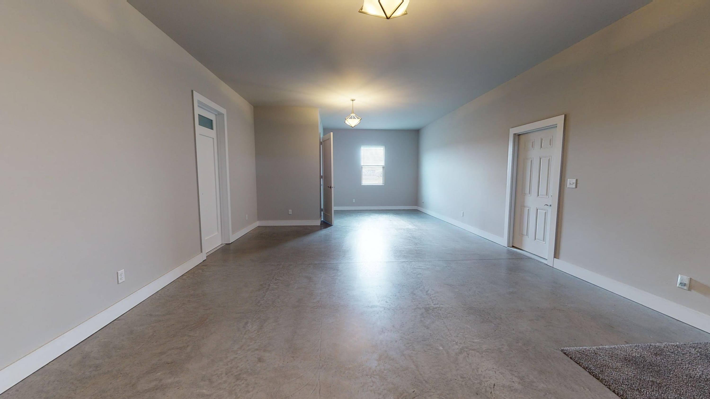 6011 Livesay Ln