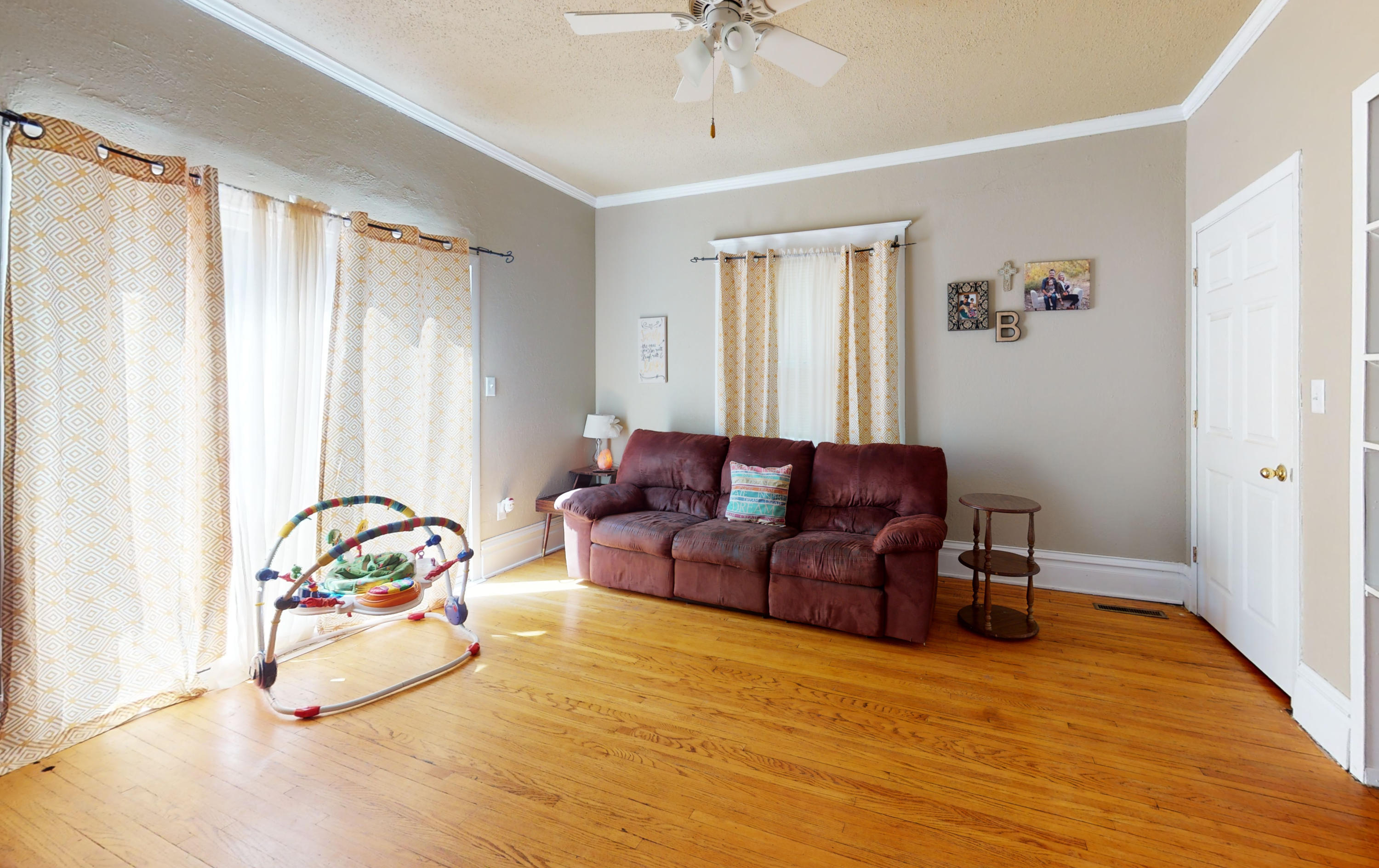929 E 4th Ave