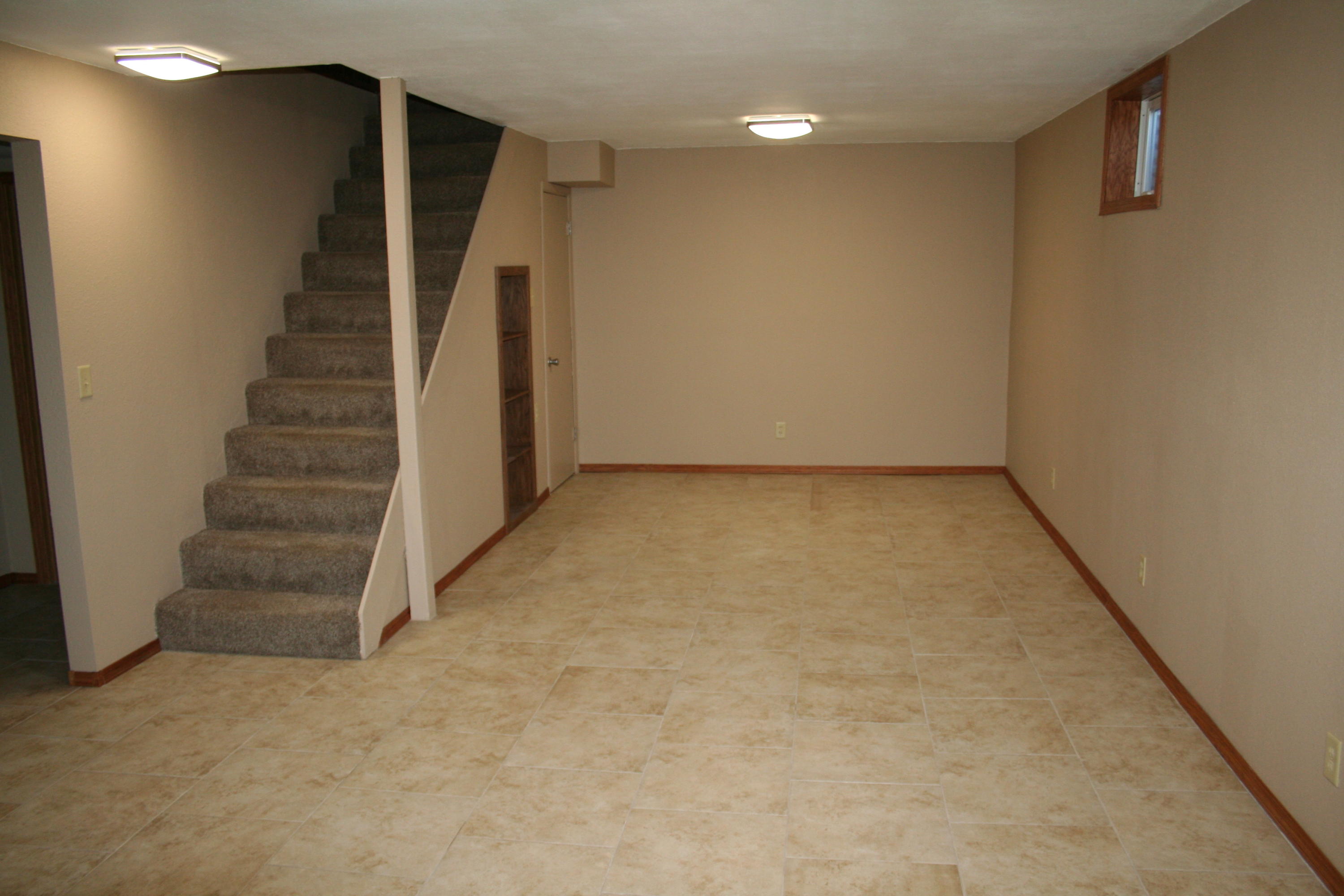2300 KELLY Dr