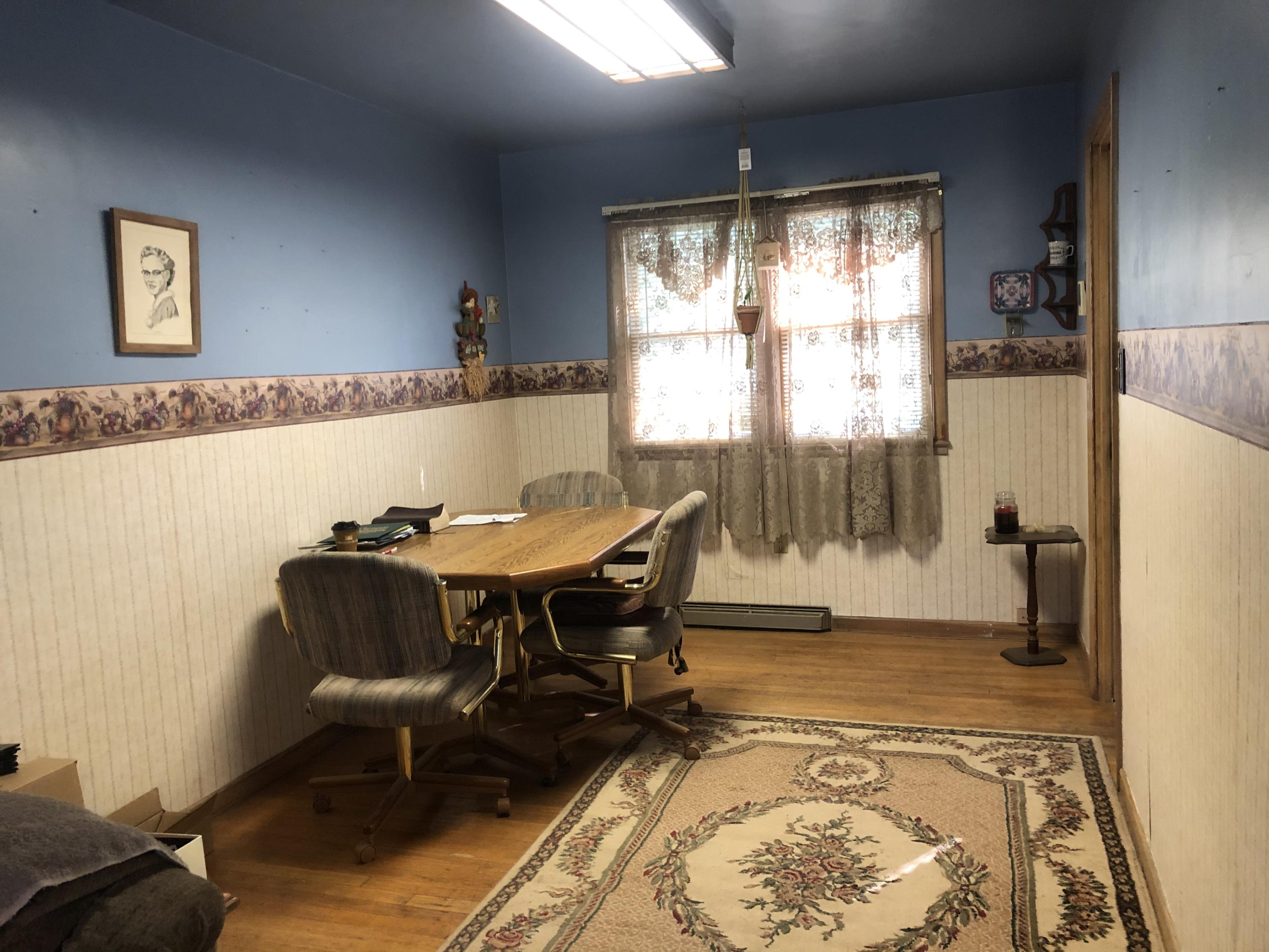 308 S Main St