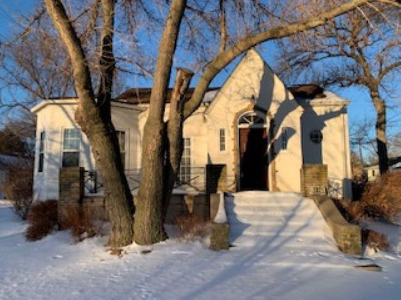 1021 N Main Ave
