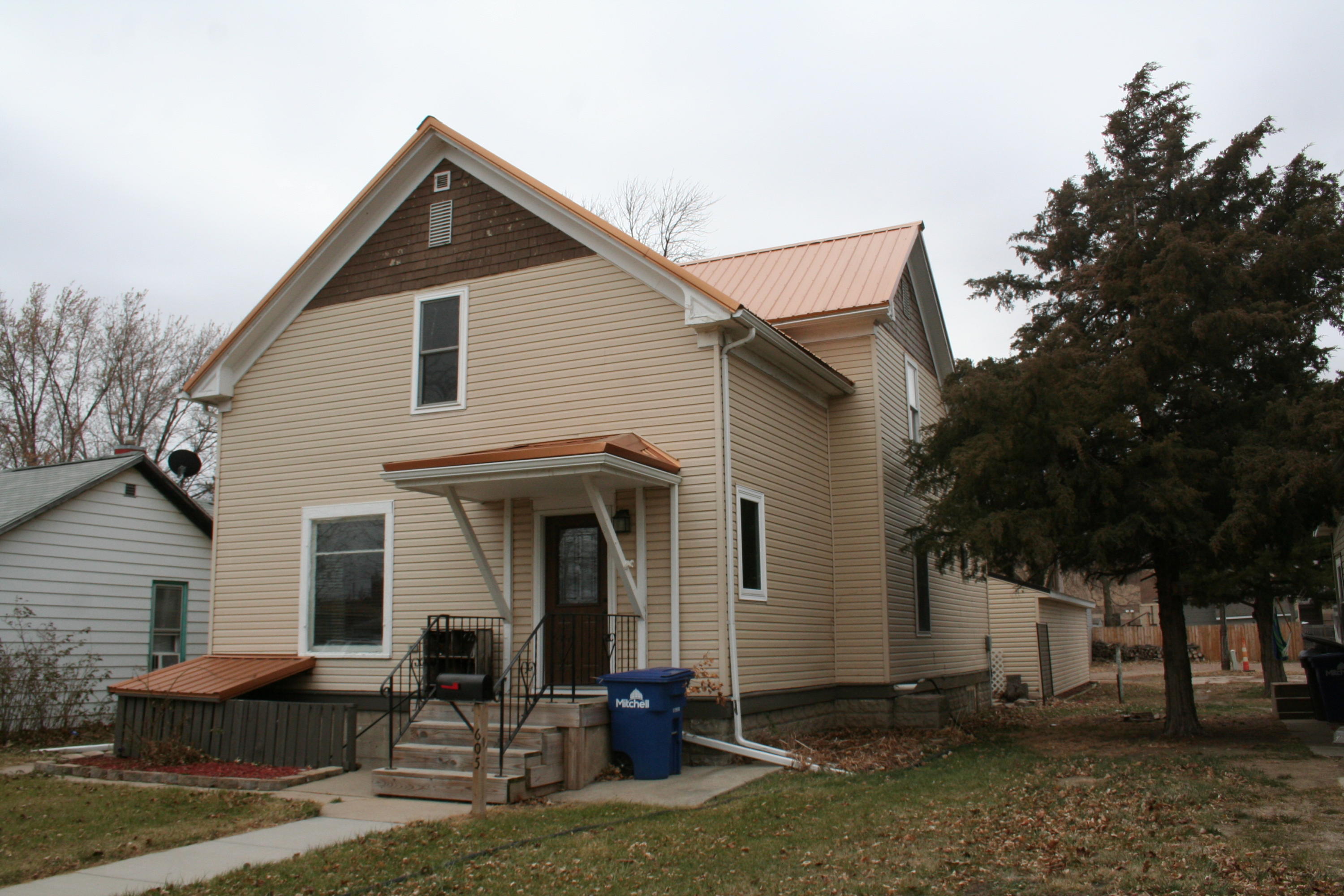 605 N Duff St
