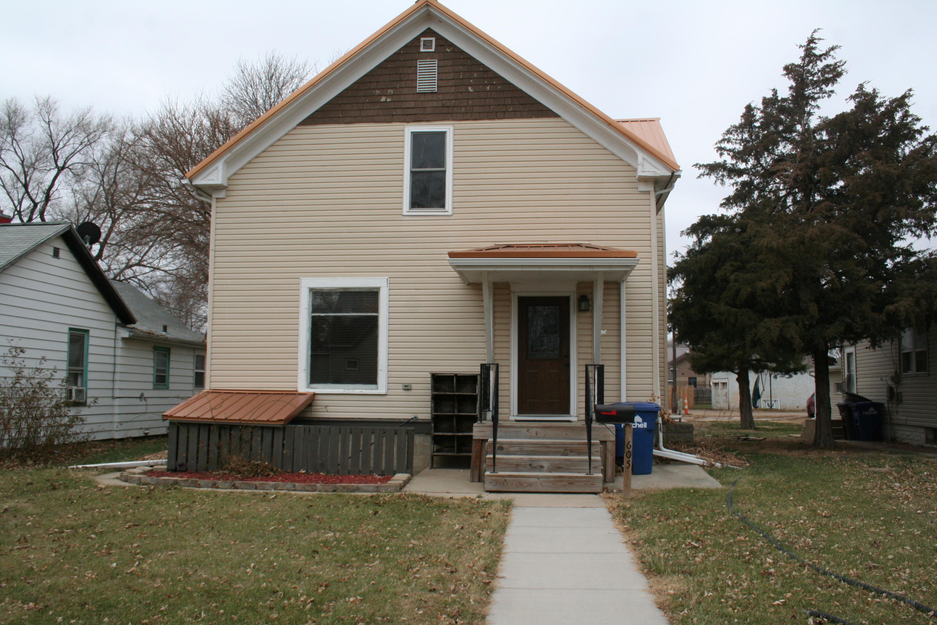 605 N Duff St