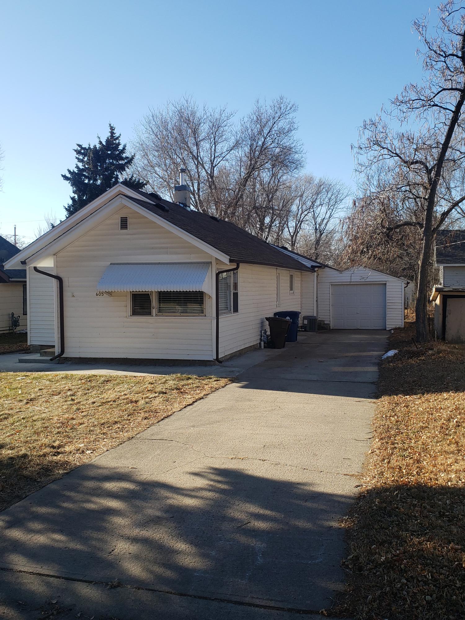 605 S Lawler