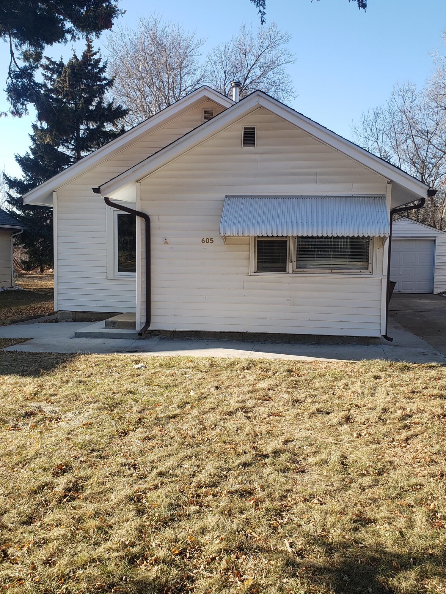 605 S Lawler