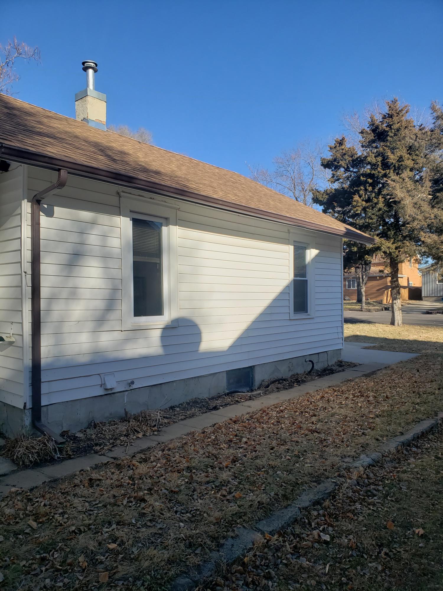 605 S Lawler
