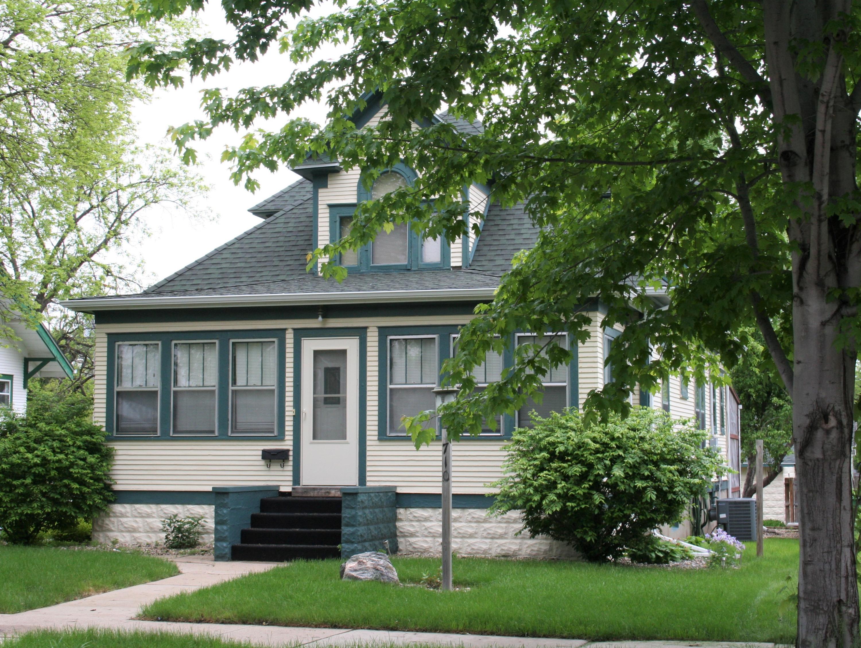 710 E 1st Ave