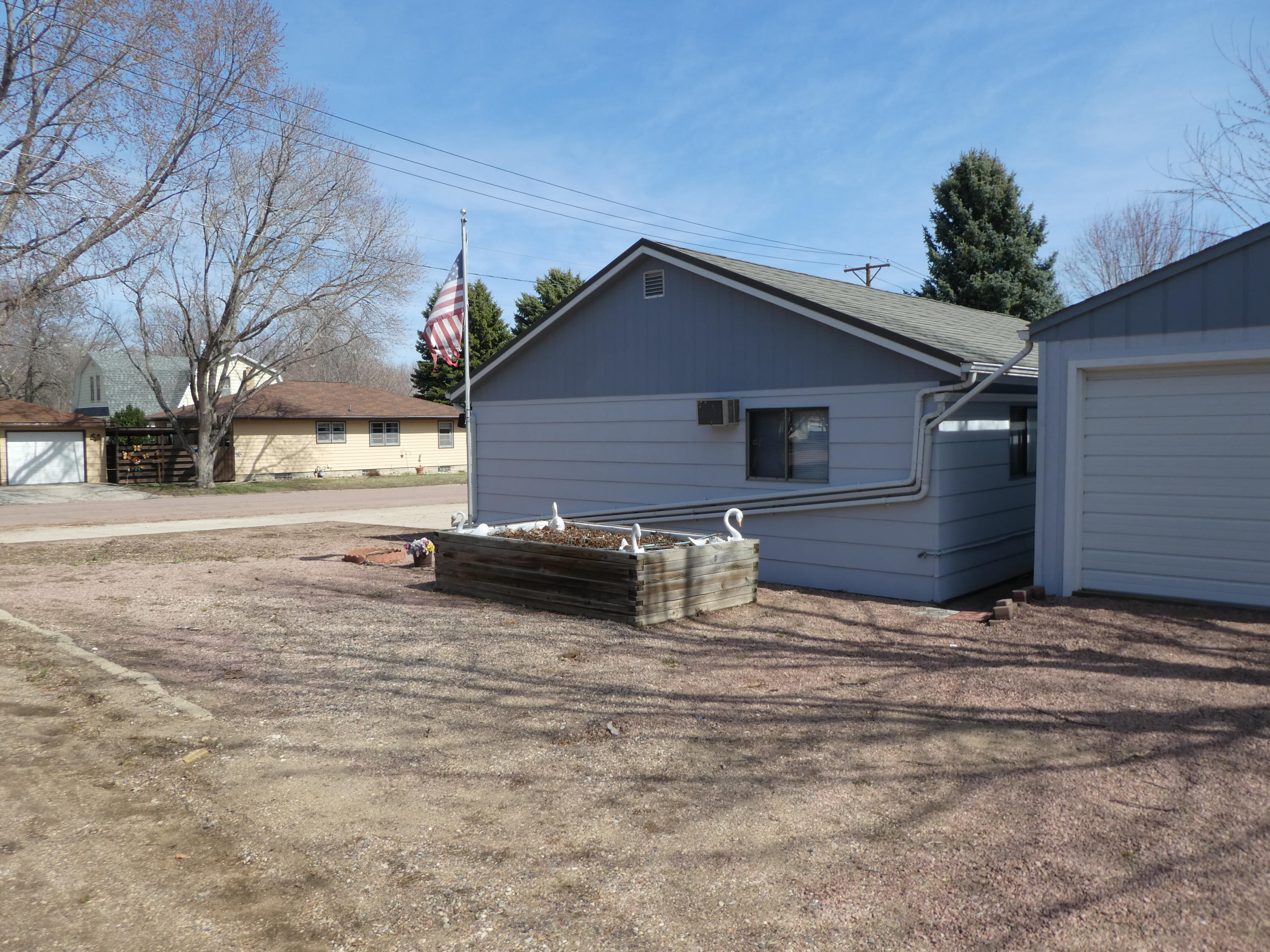 301 S Montana