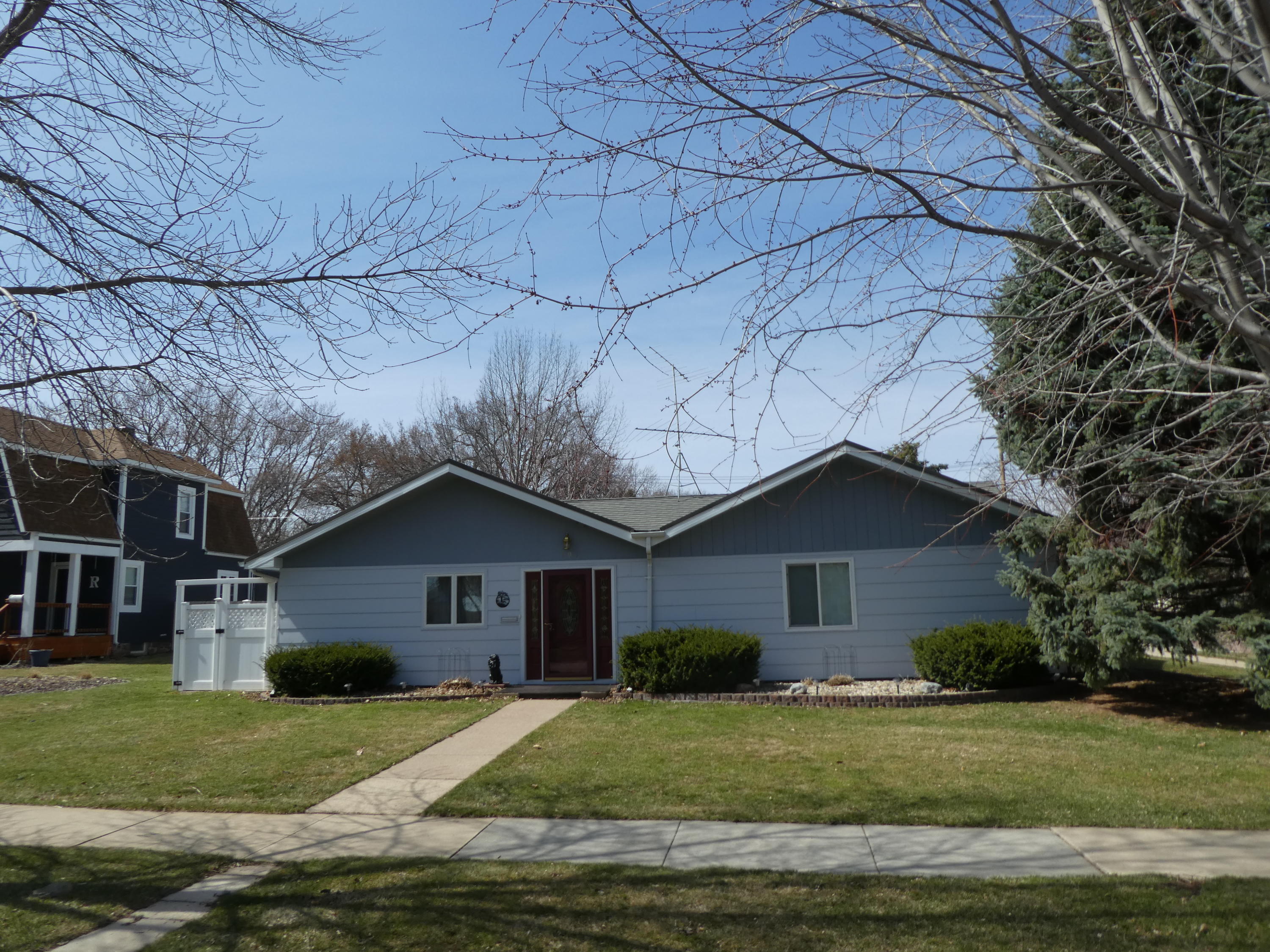 301 S Montana