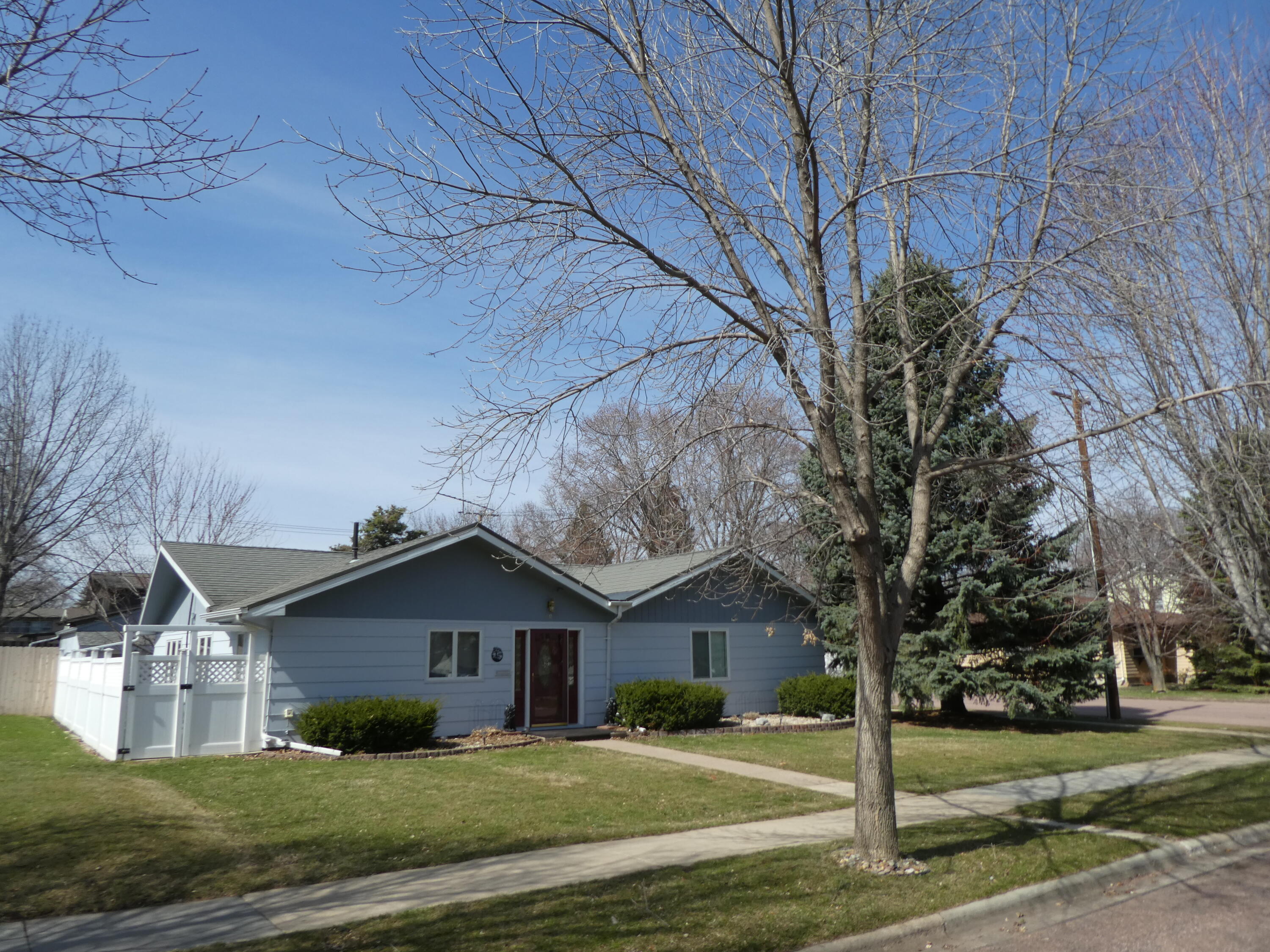 301 S Montana