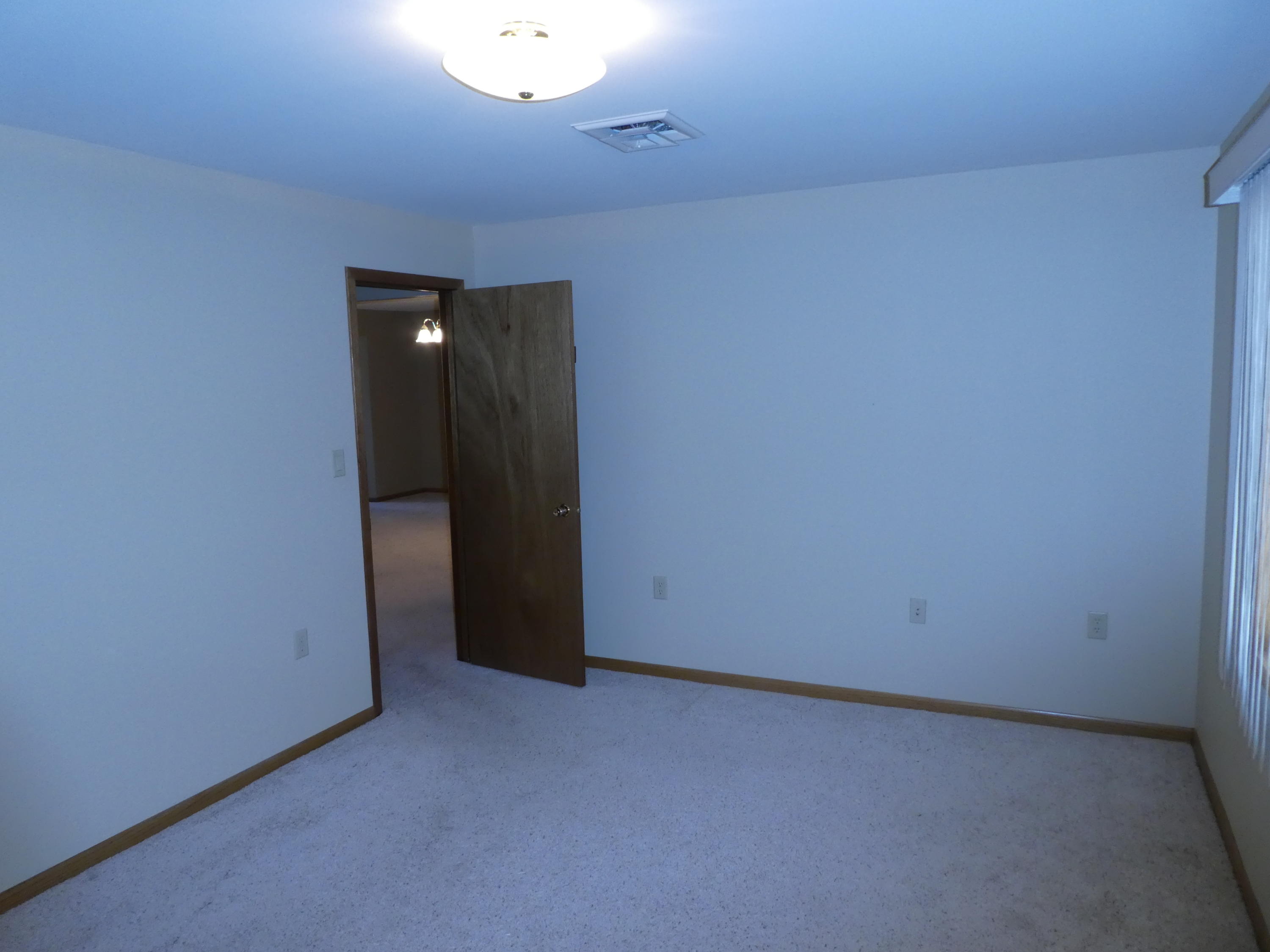 301 S Montana